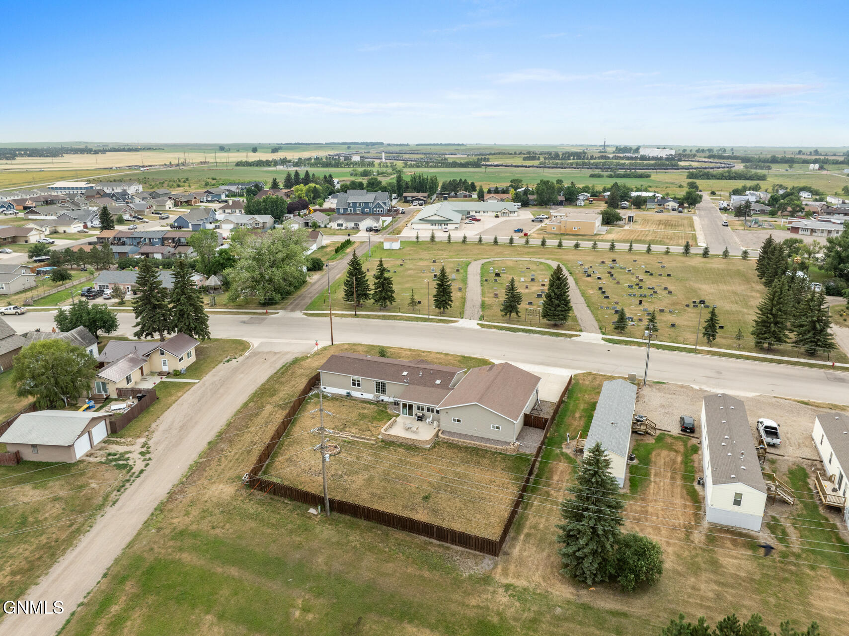main property photo 36