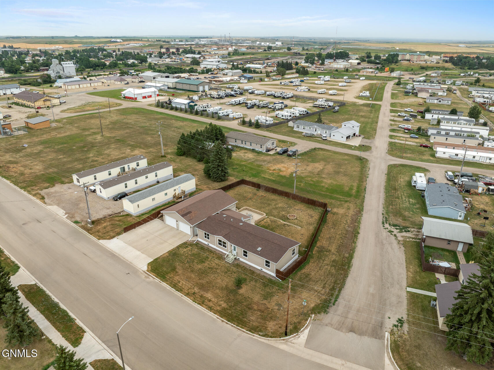 main property photo 37