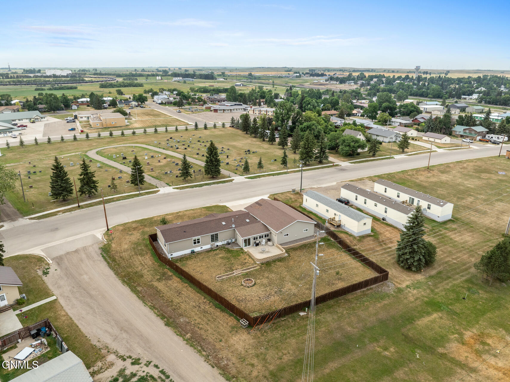 main property photo 38