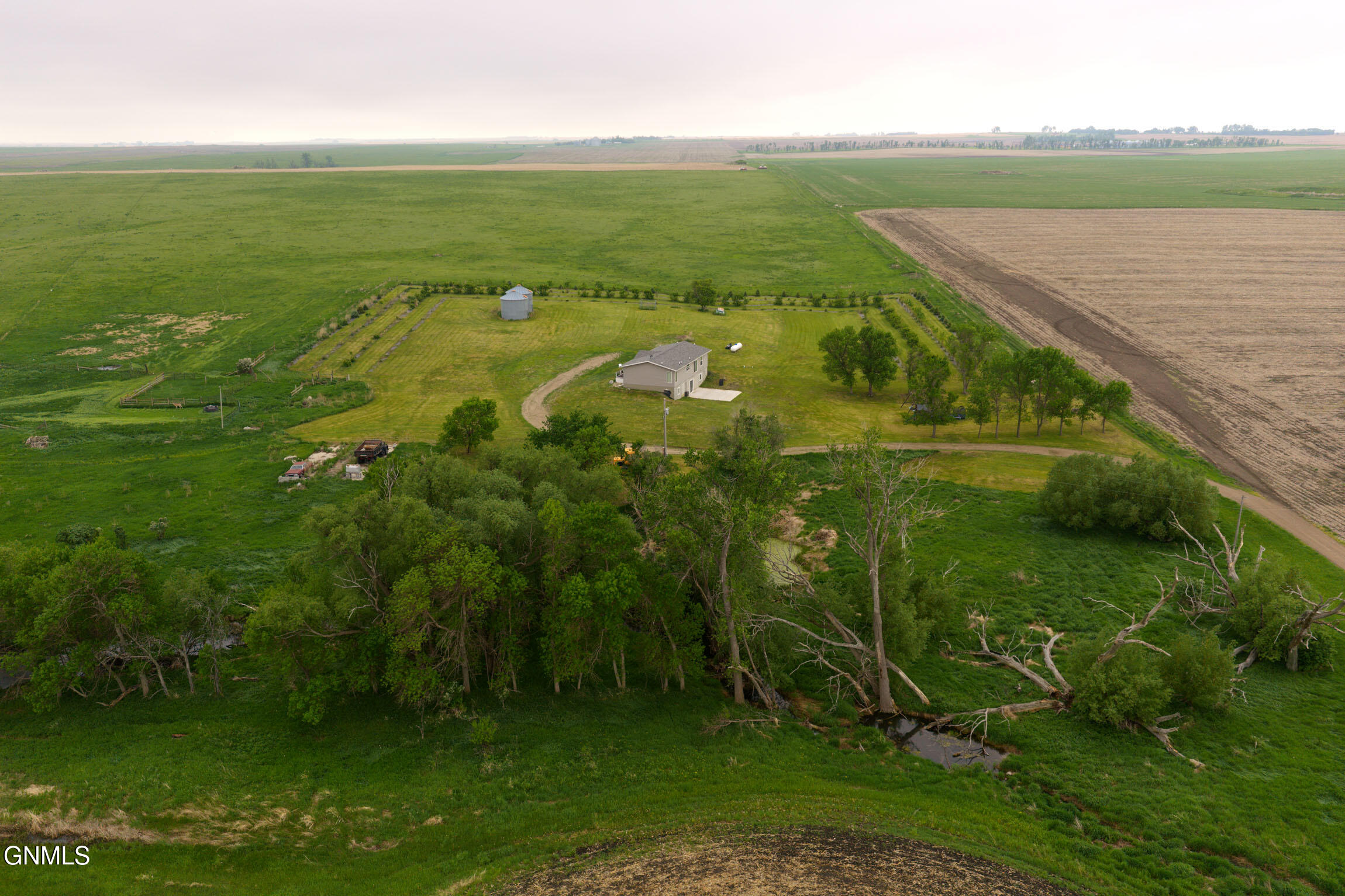 main property photo 10
