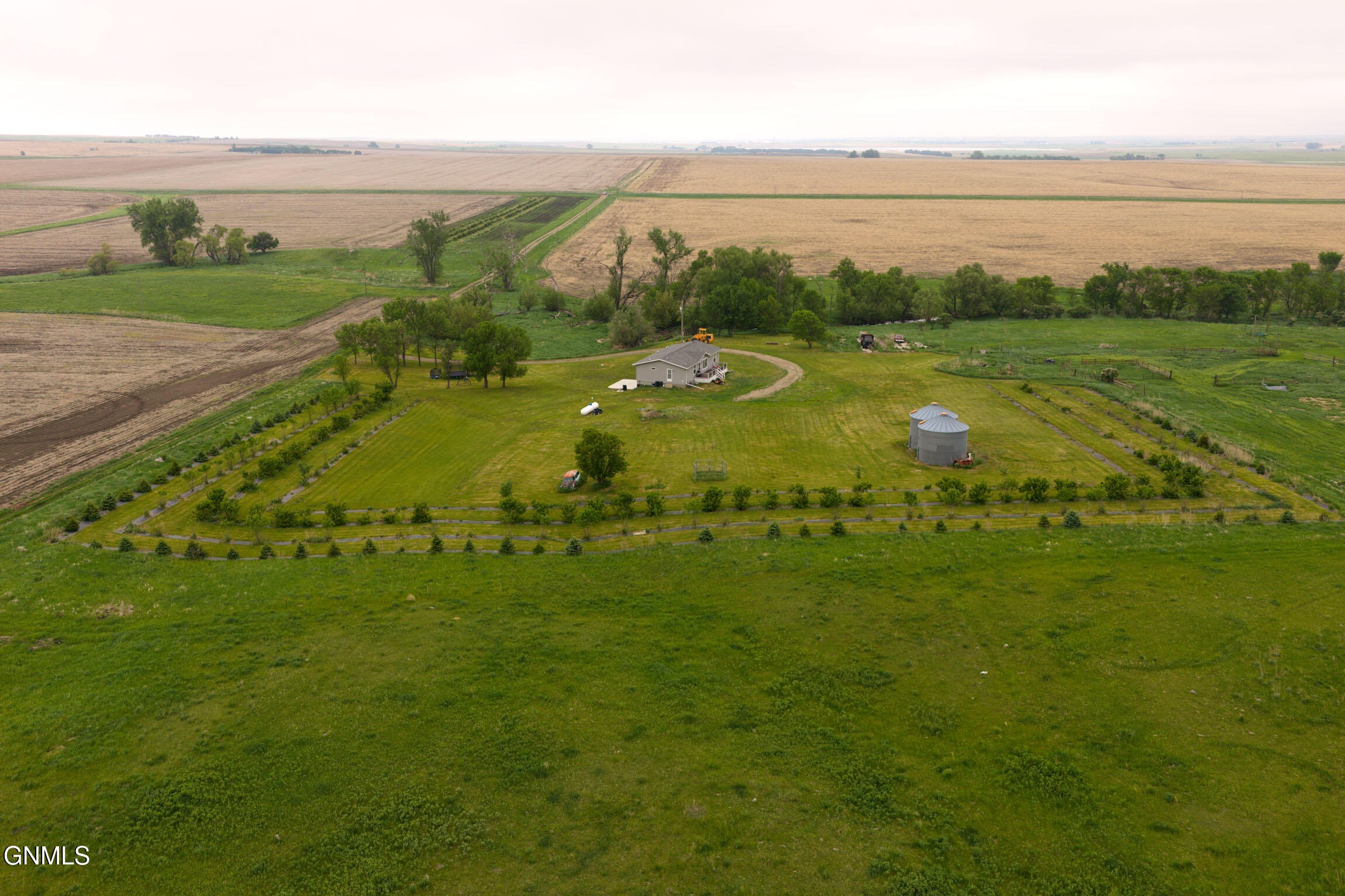 main property photo 29