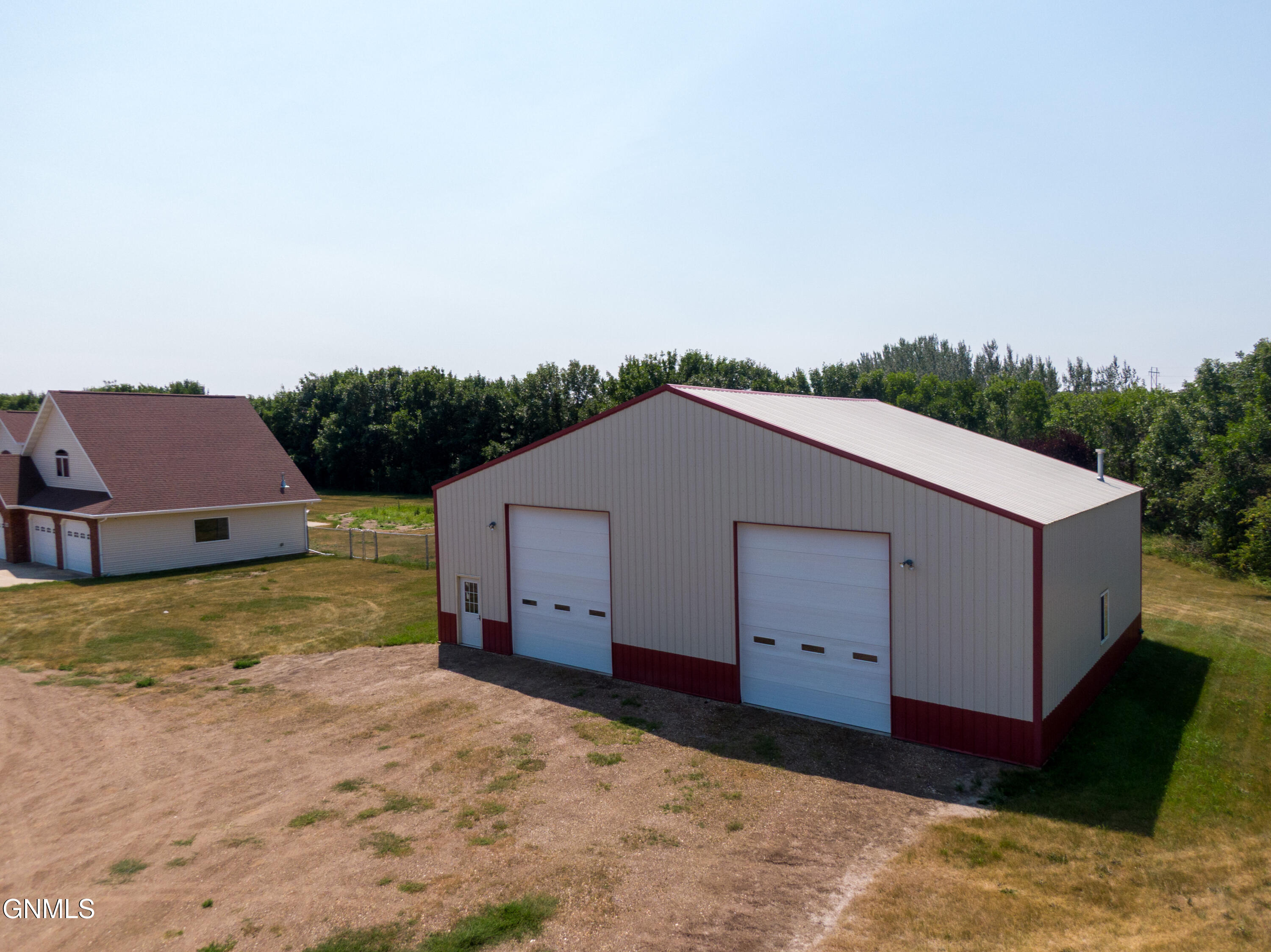 main property photo 41