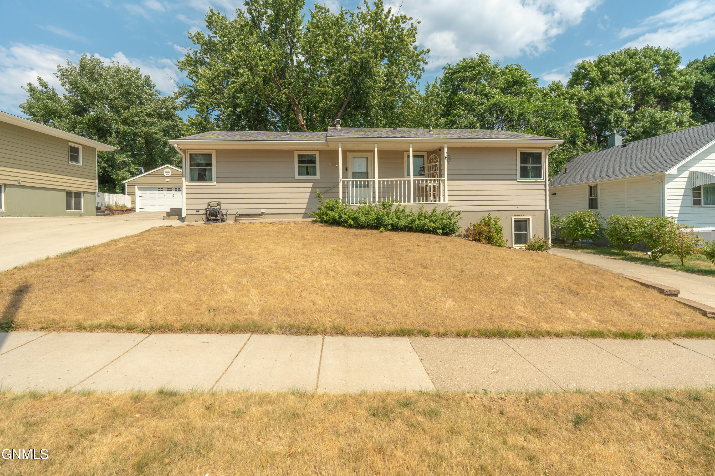 main property photo 48