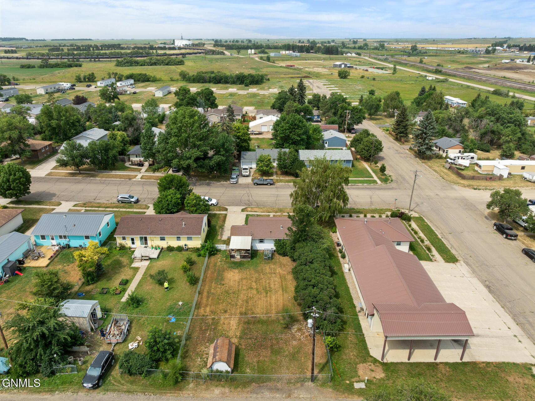 main property photo 27