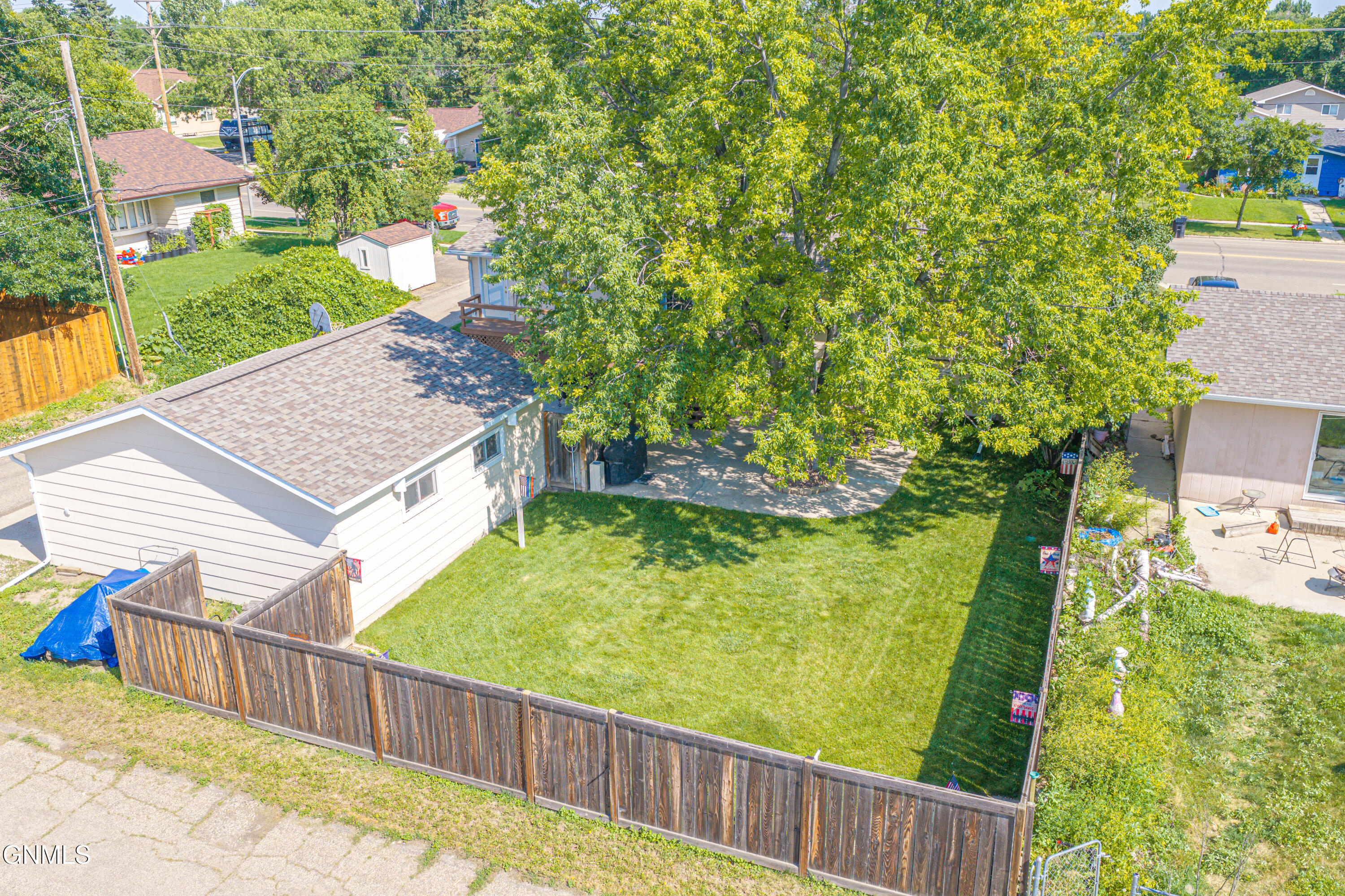 main property photo 36