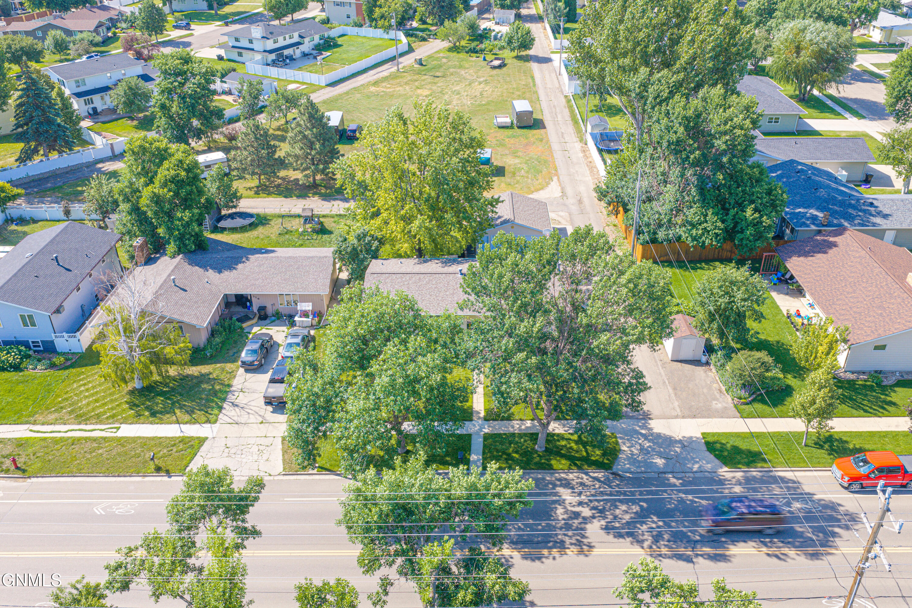 main property photo 38