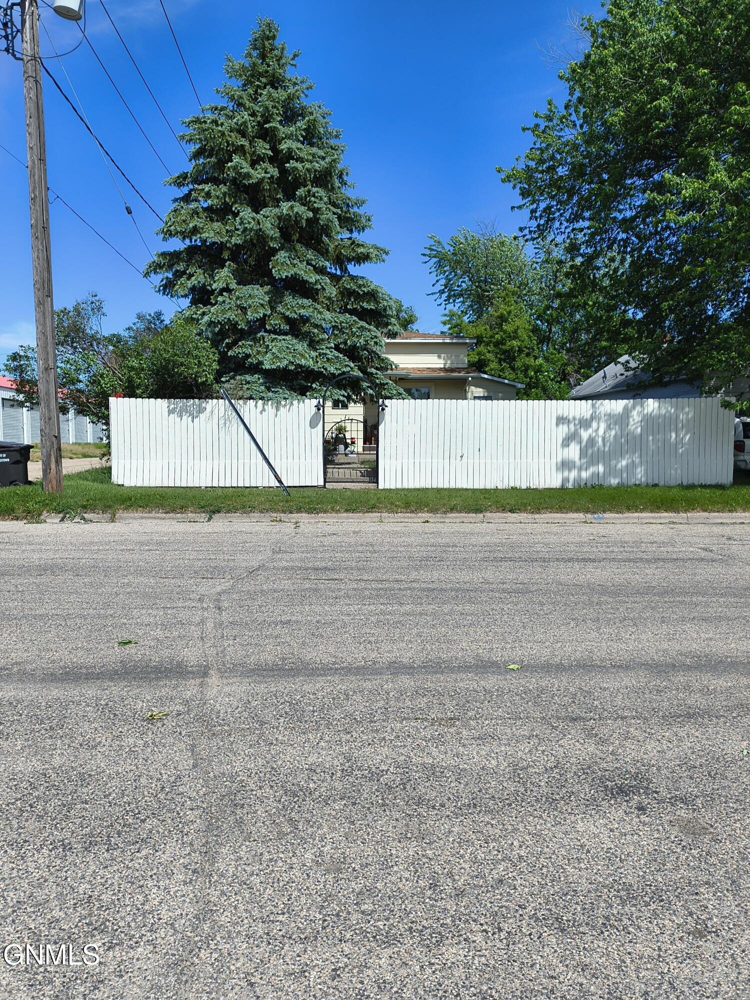 main property photo 5