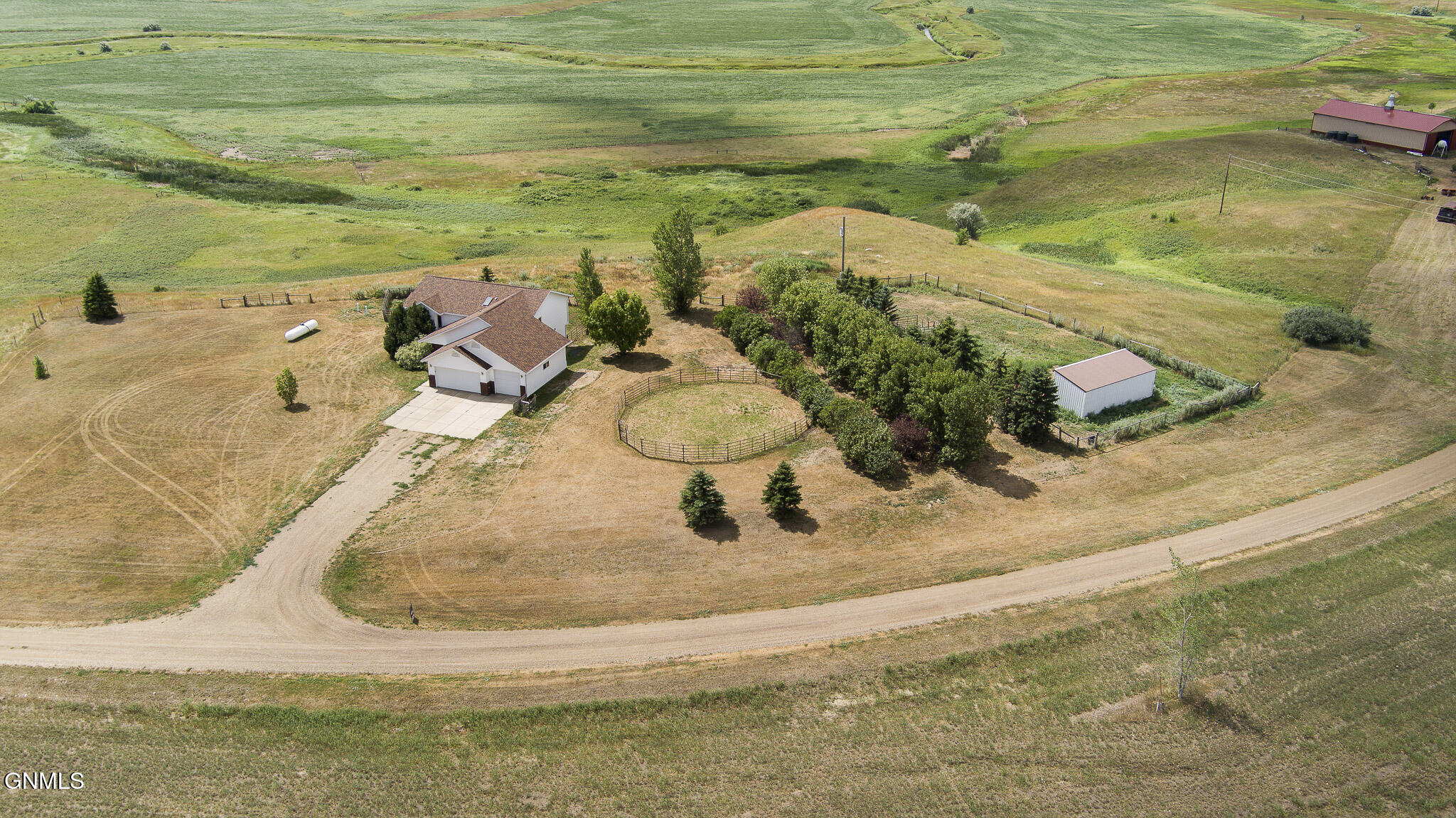 main property photo 41