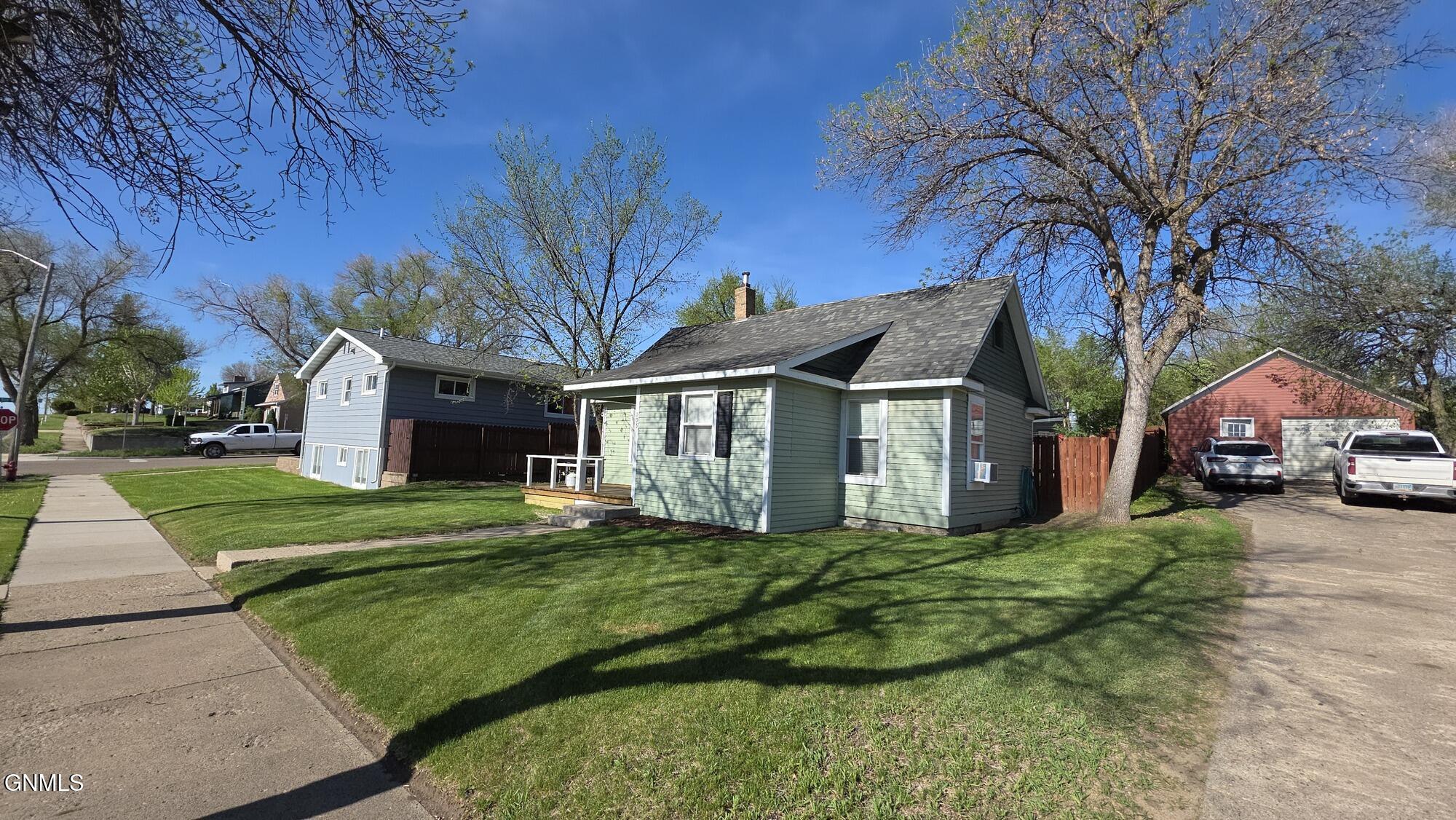 main property photo 5