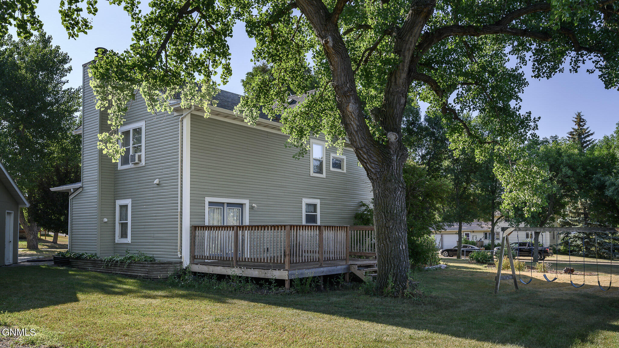 main property photo 41