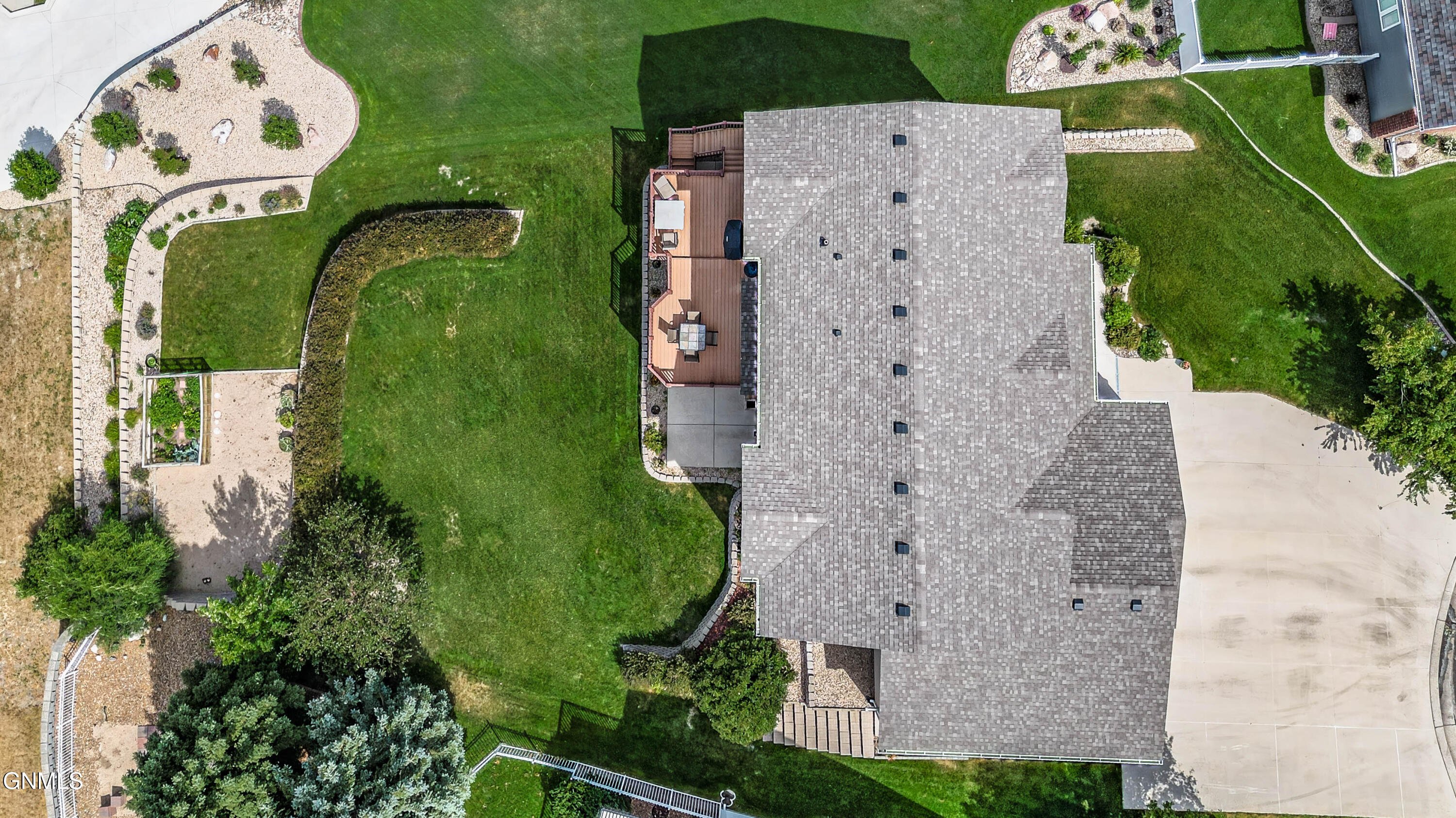 main property photo 109