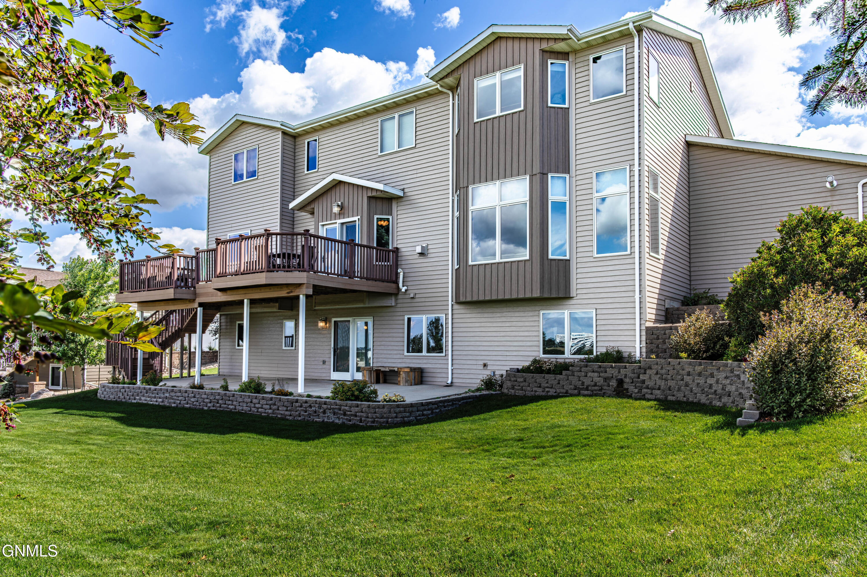 main property photo 89