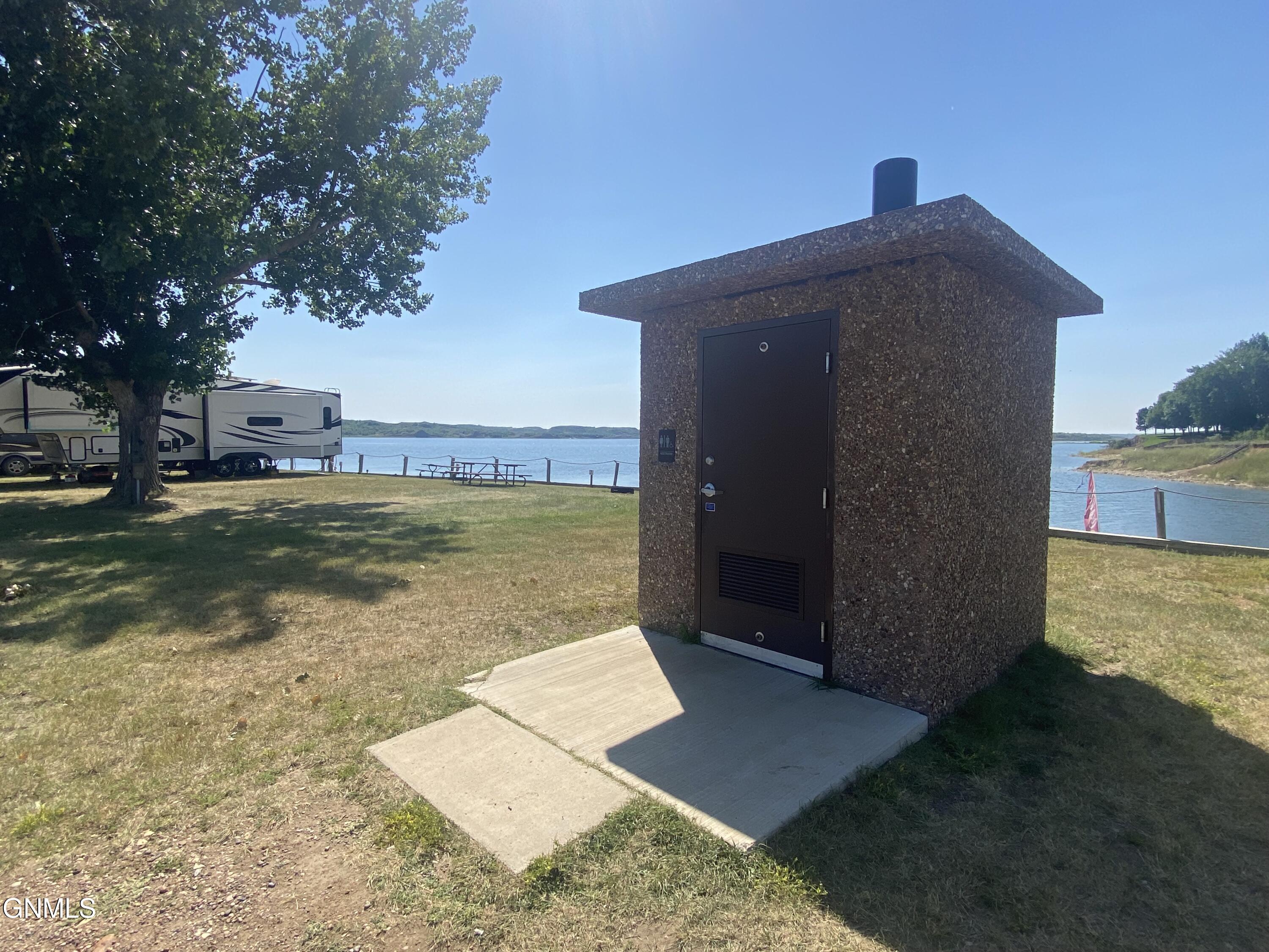 main property photo 40
