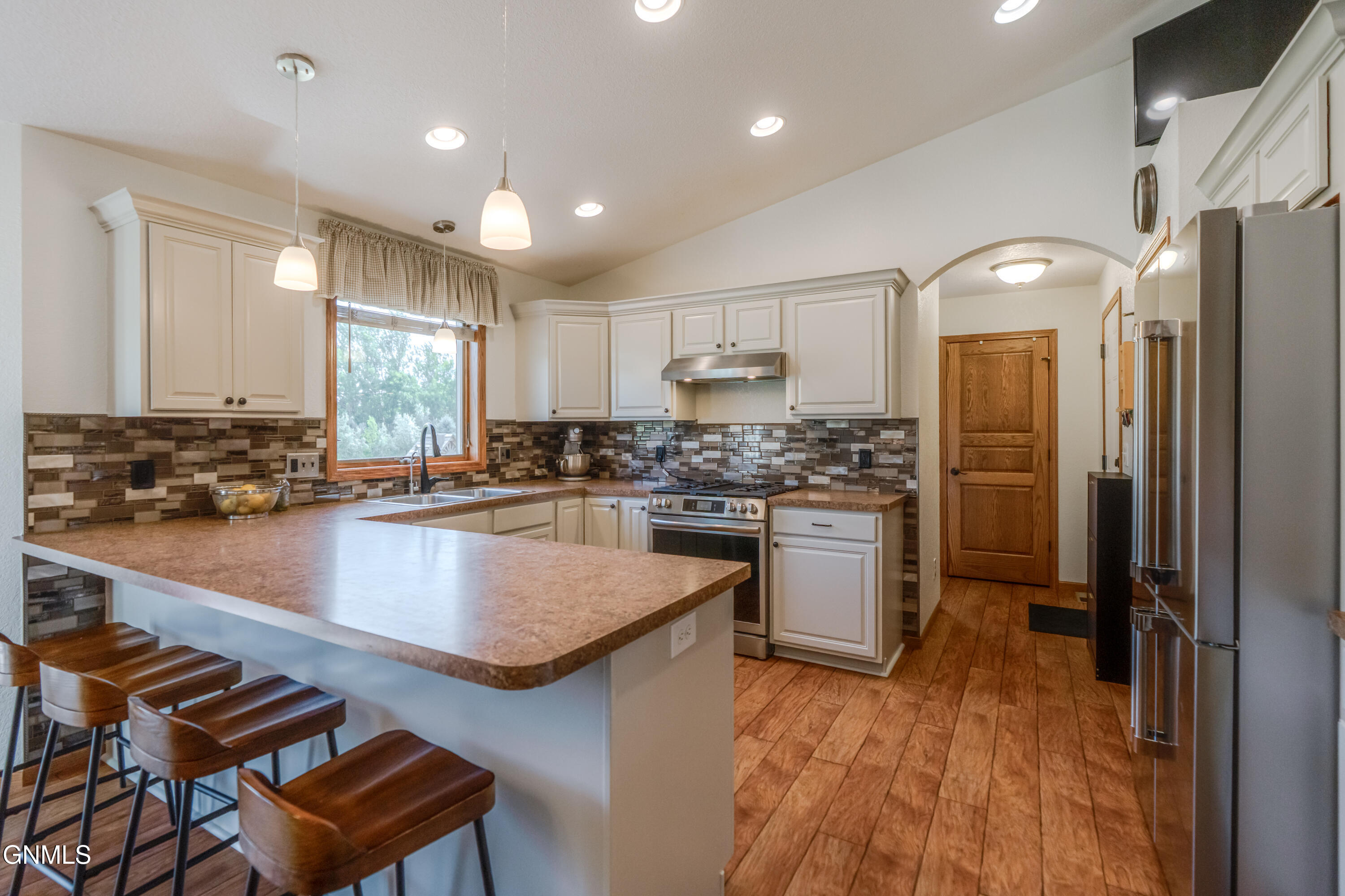 main property photo 29