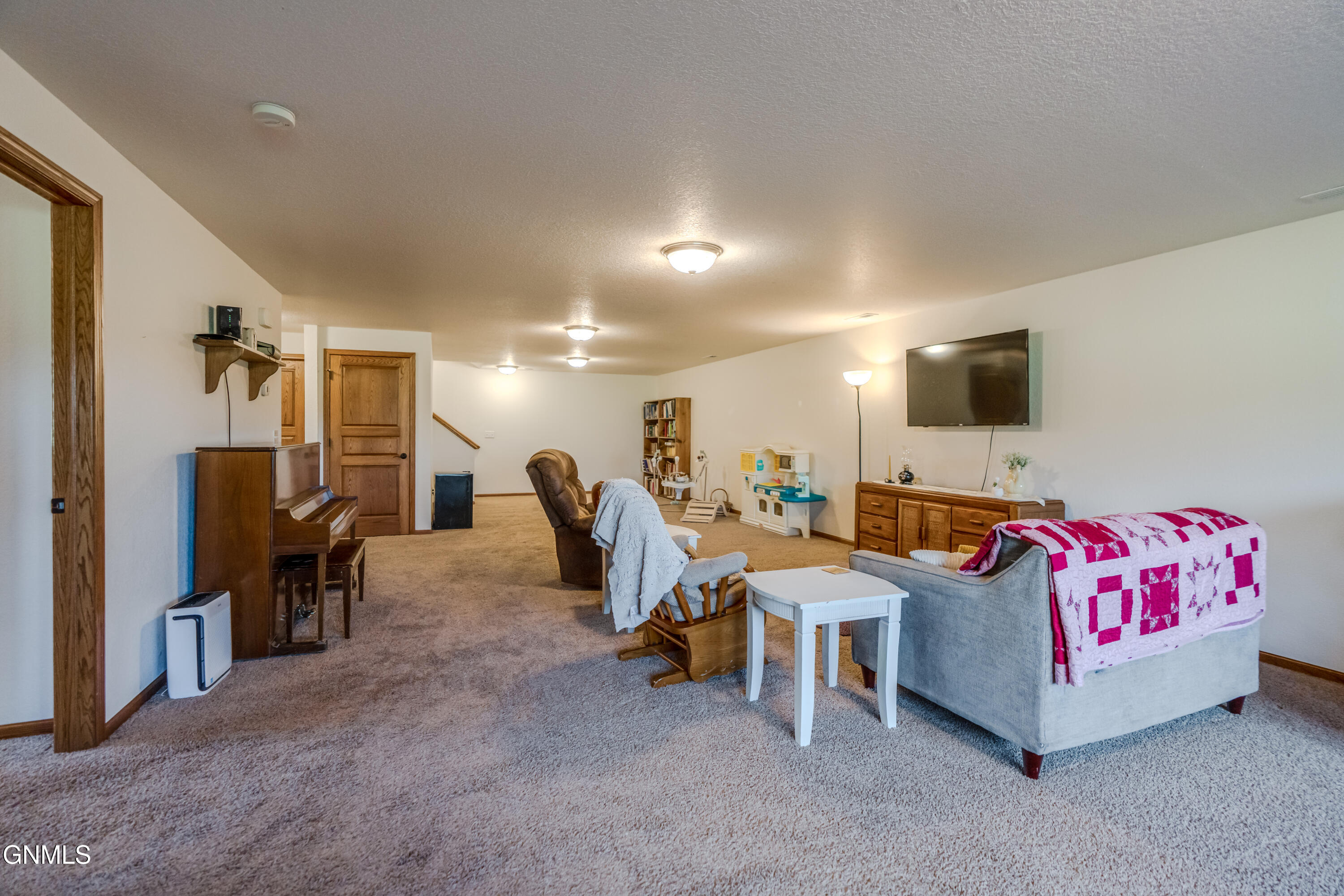 main property photo 74