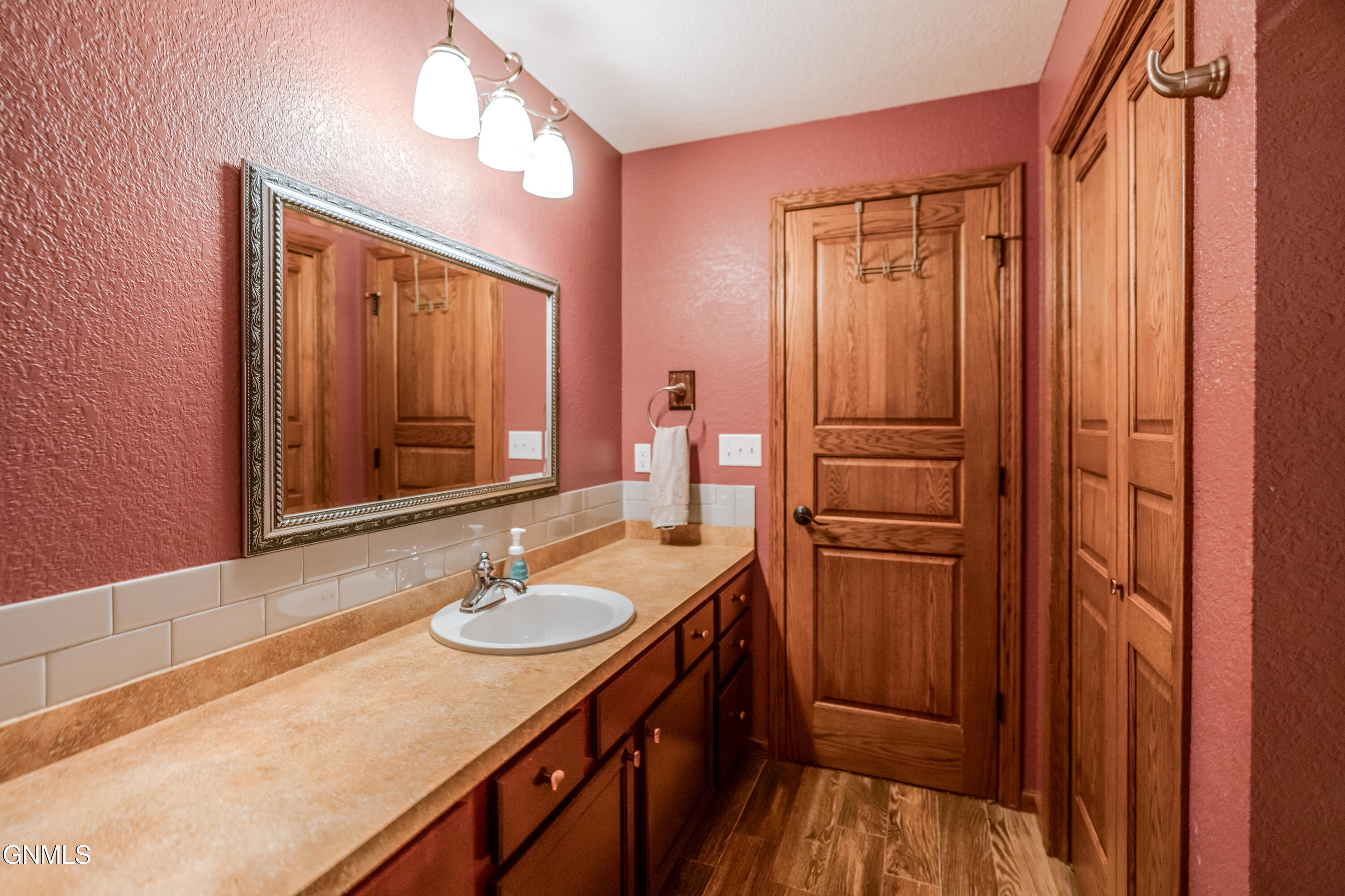 main property photo 80