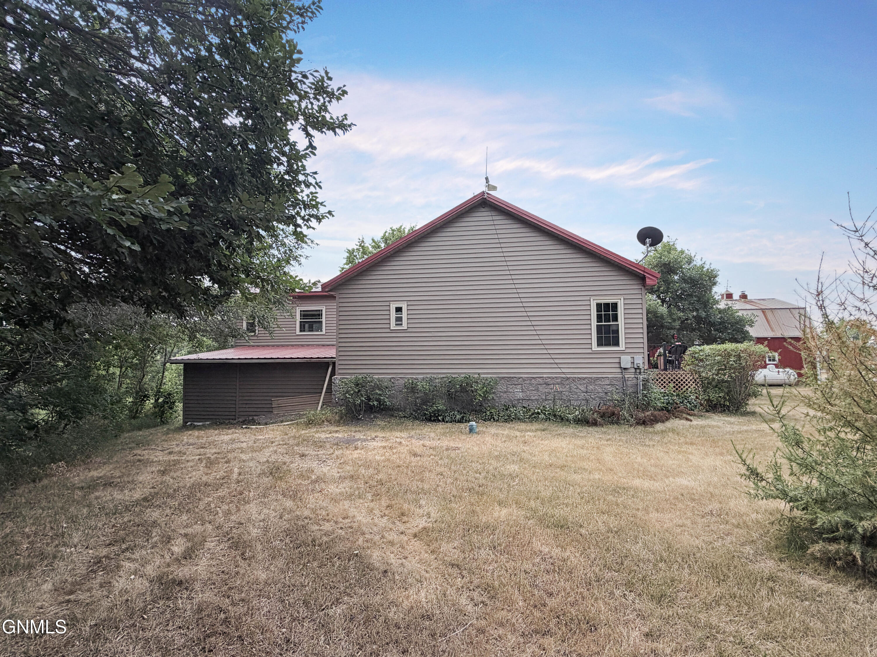 main property photo 51