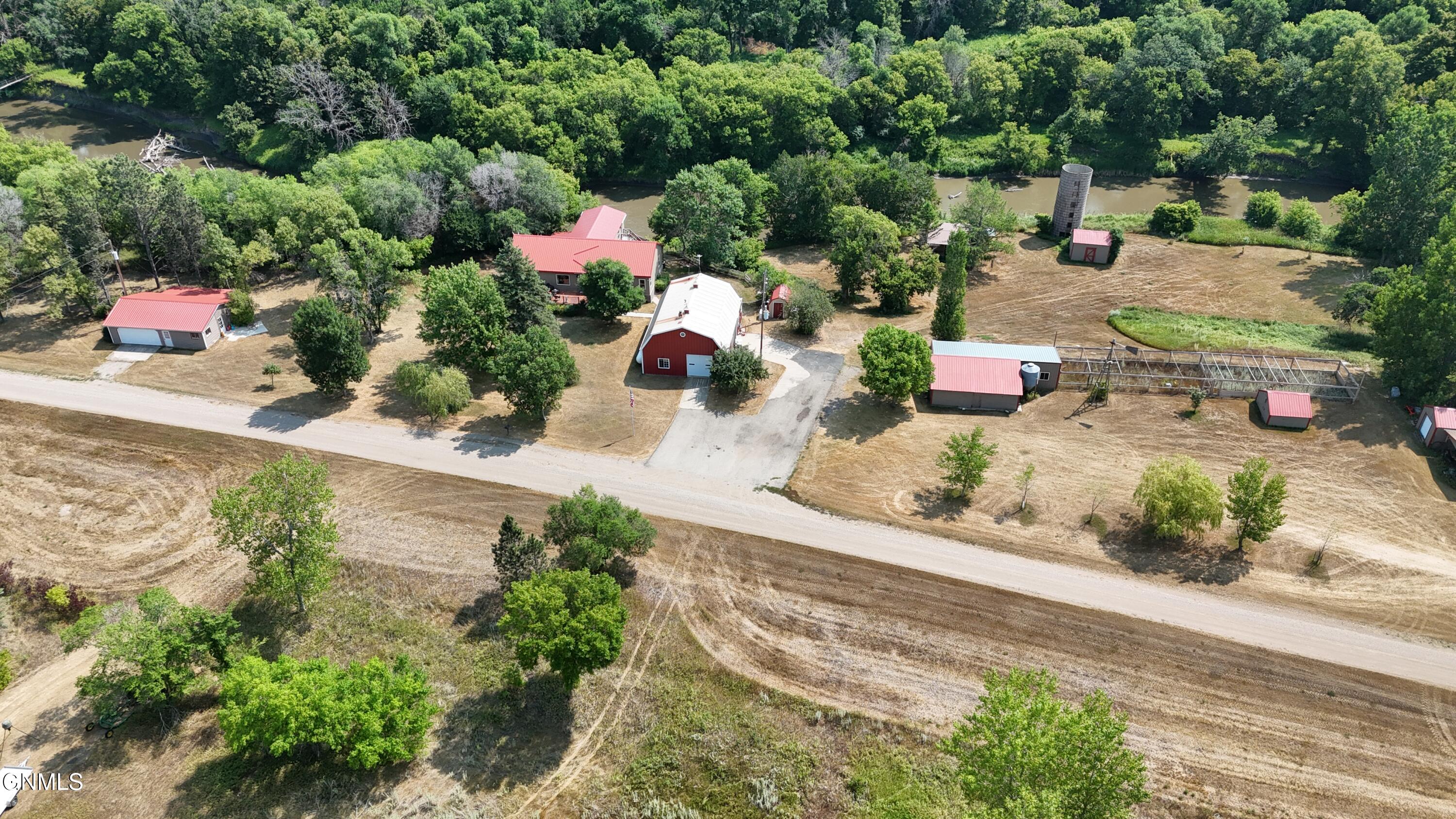 main property photo 90