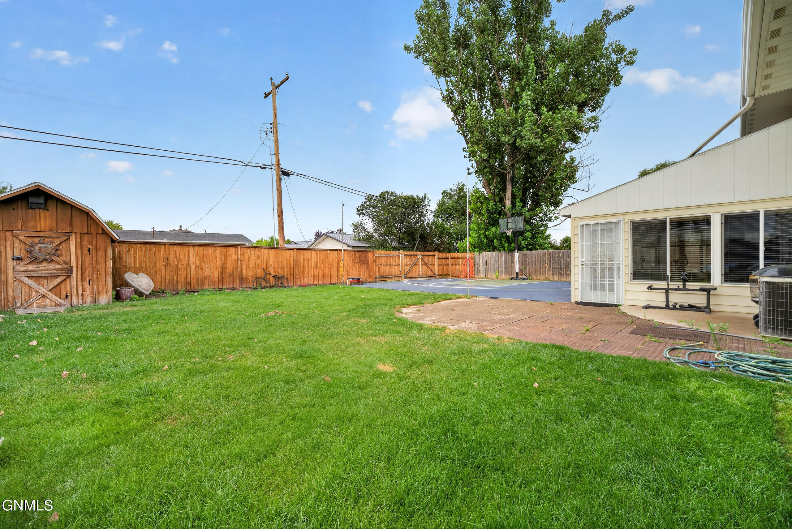main property photo 37