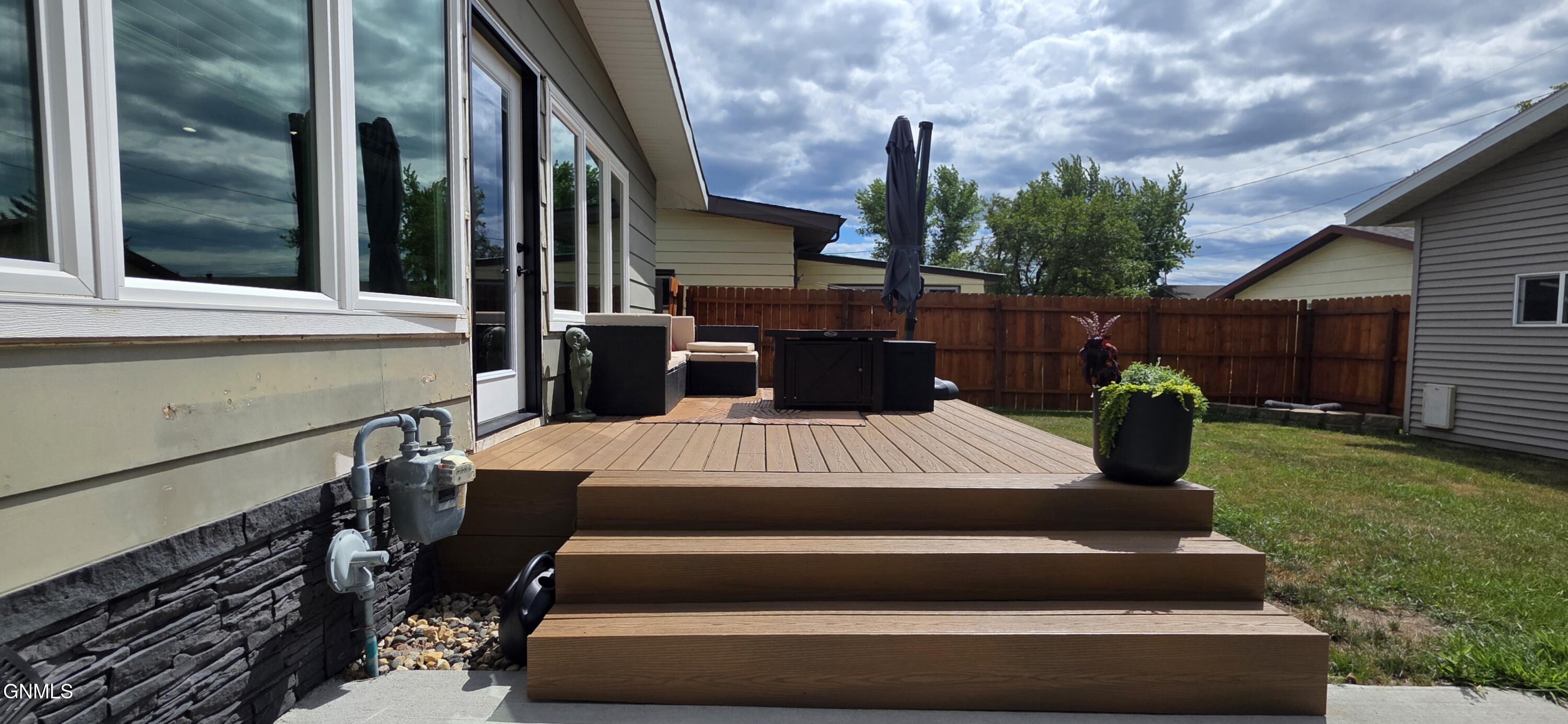 main property photo 50