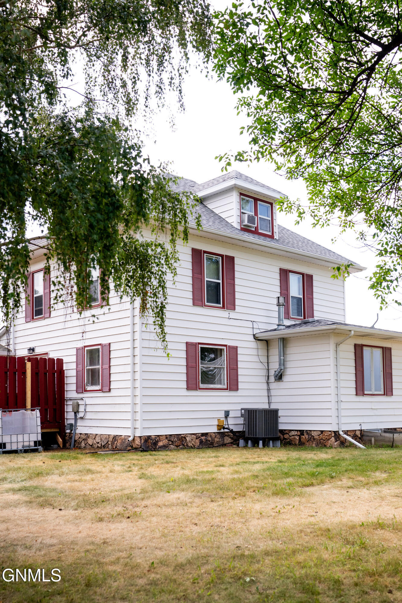 main property photo 21