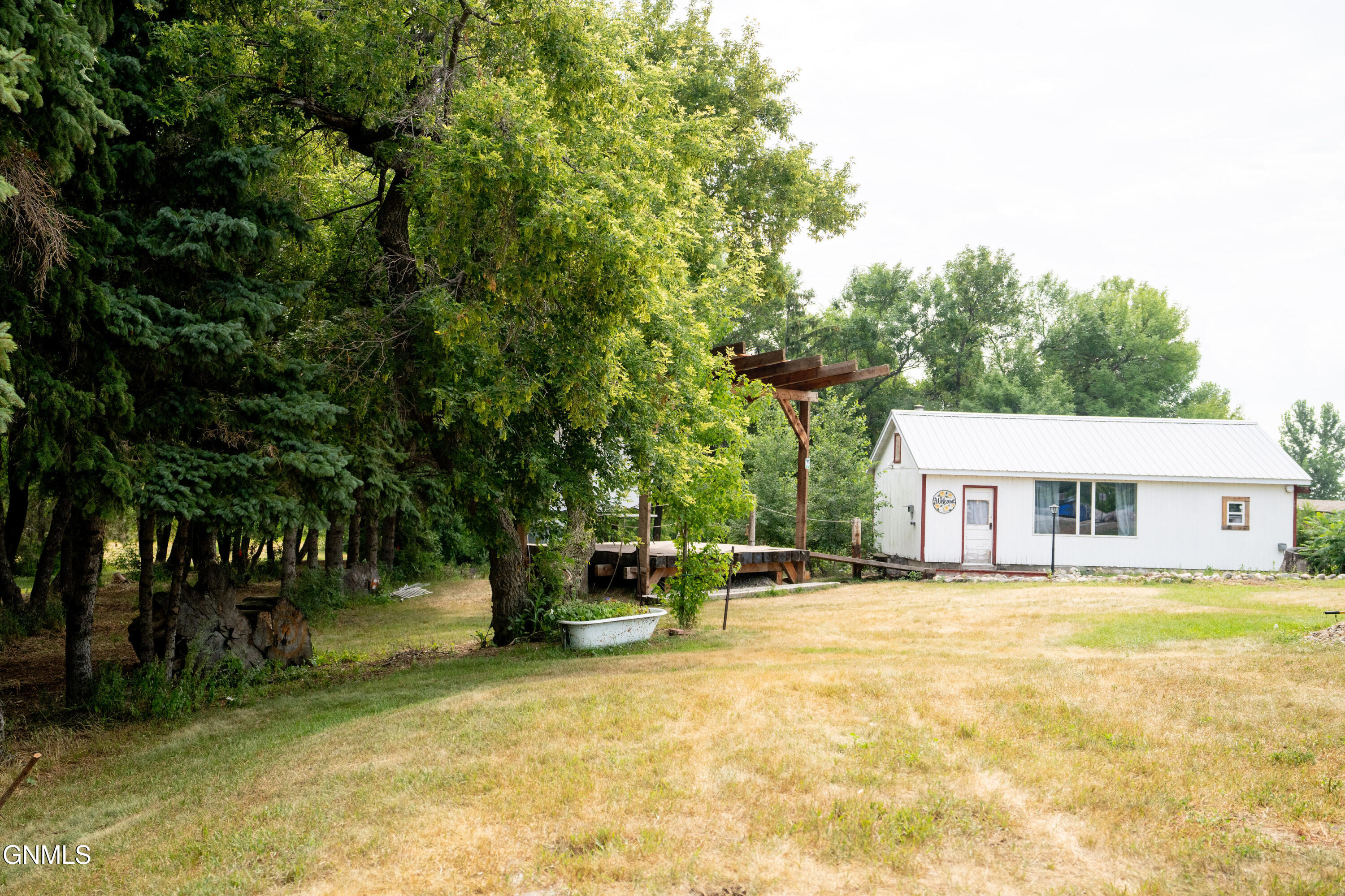 main property photo 7