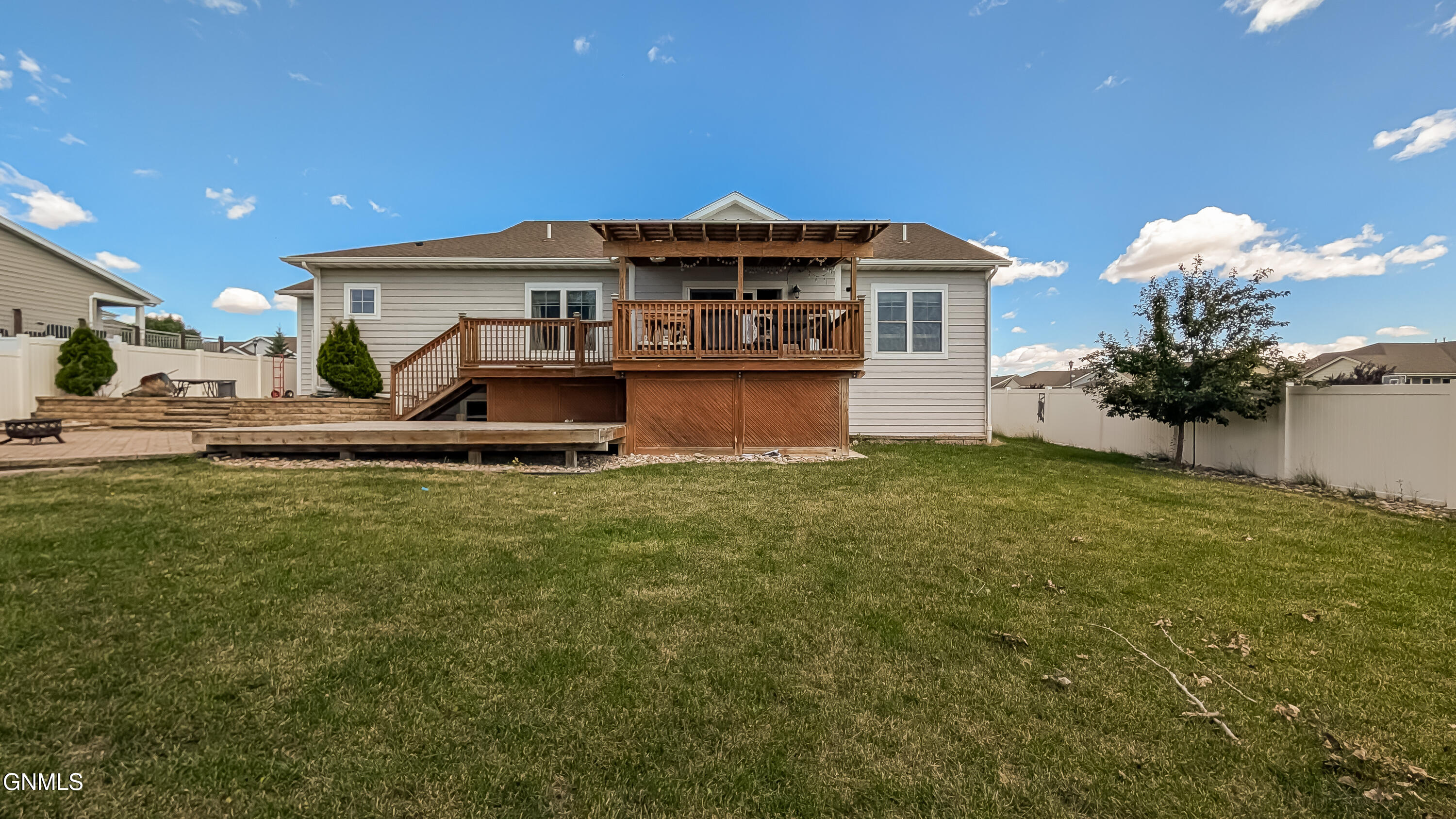 main property photo 9