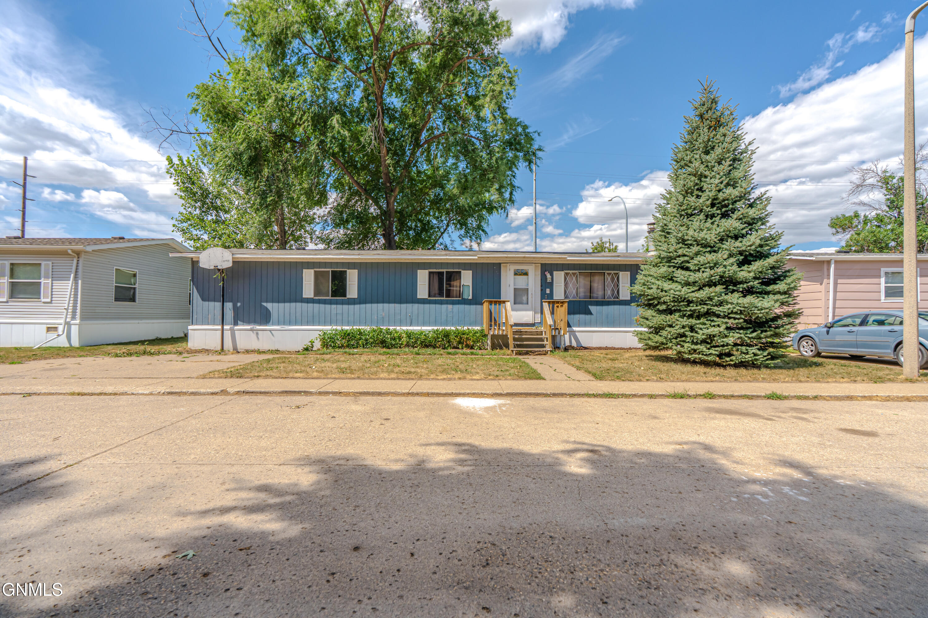 main property photo 37