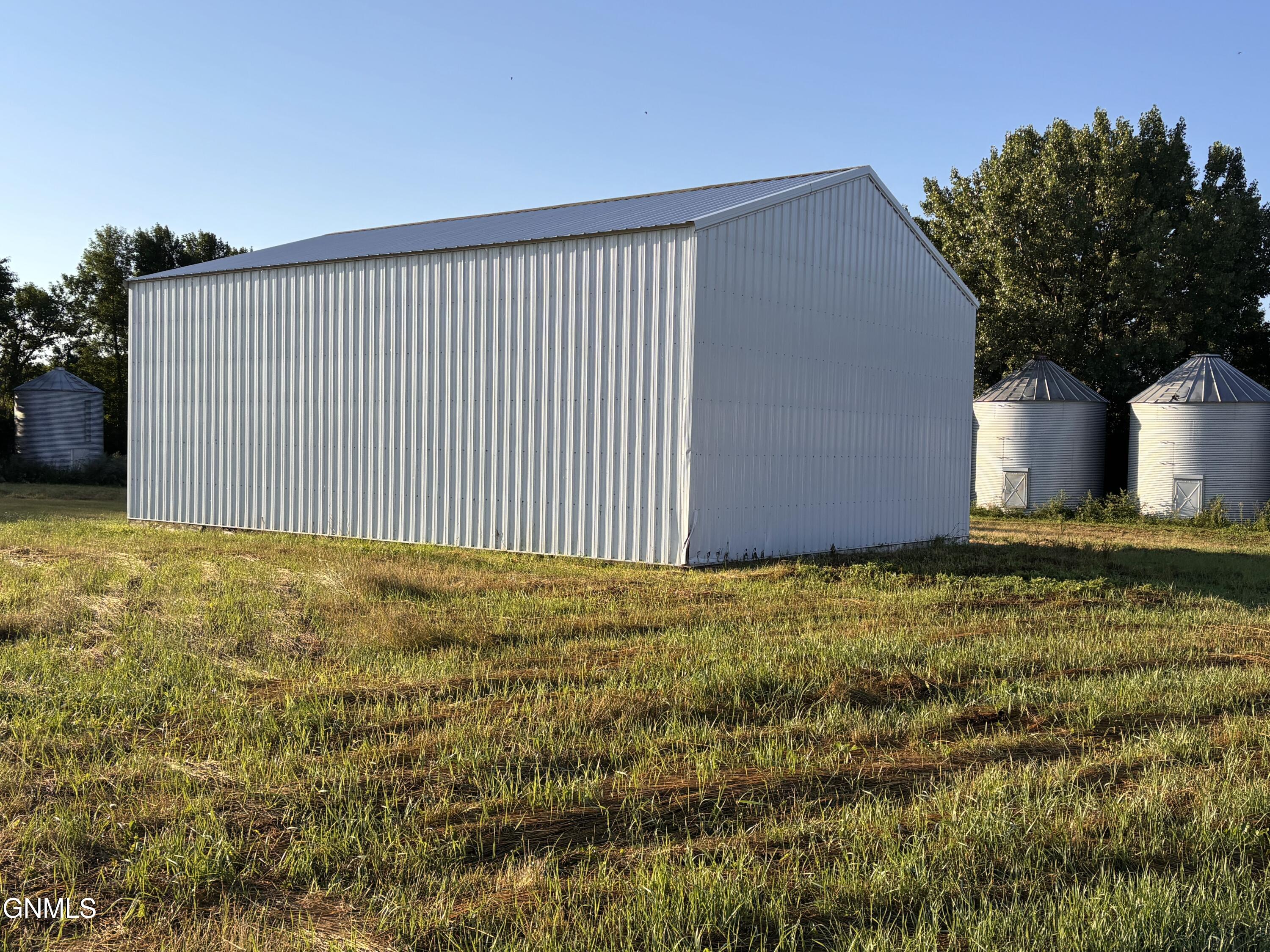 main property photo 111