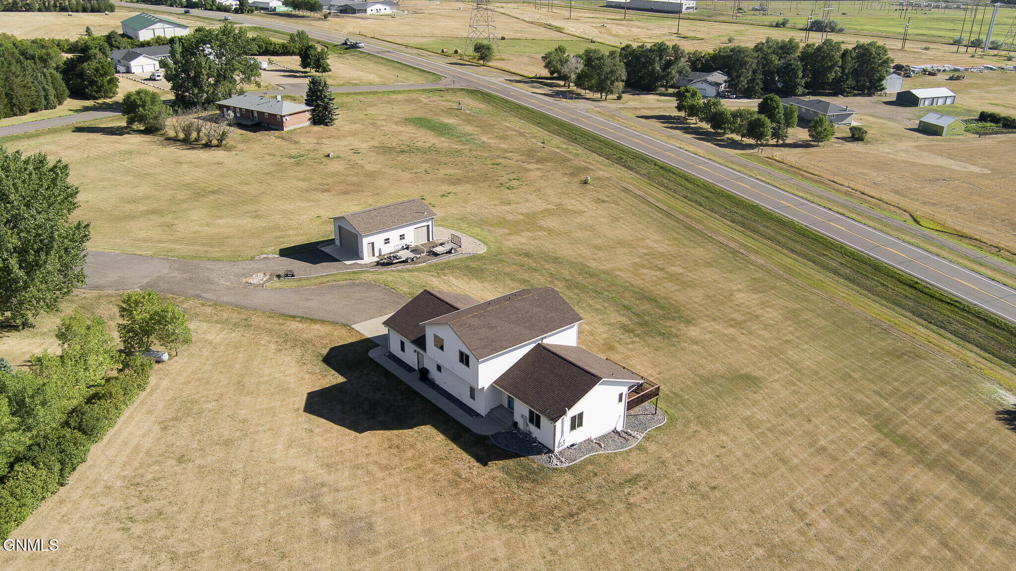 main property photo 9