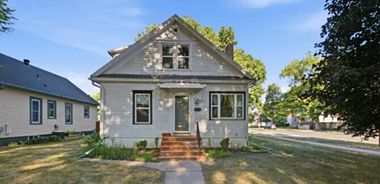 image of property with 3 Bed | 2 Bath | 1,404 Sqft