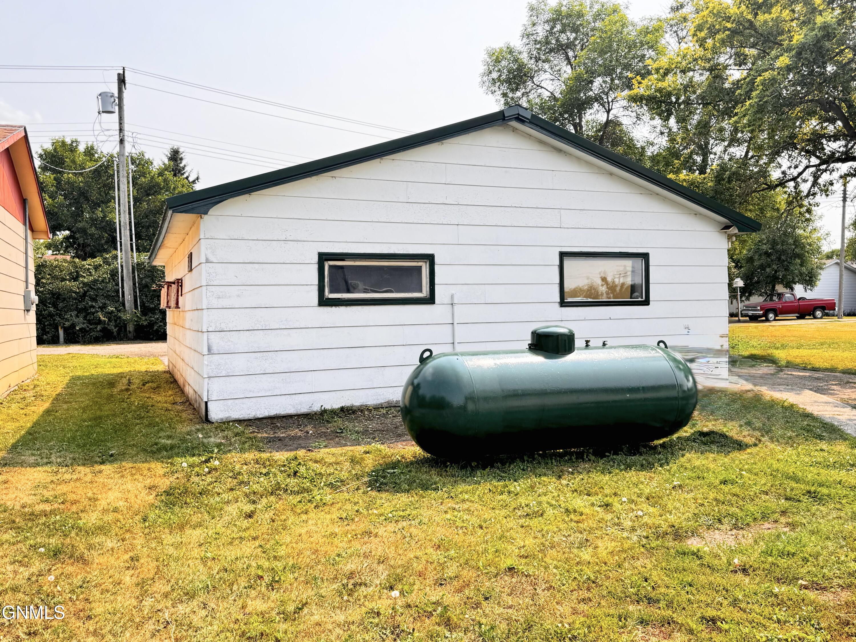 main property photo 36