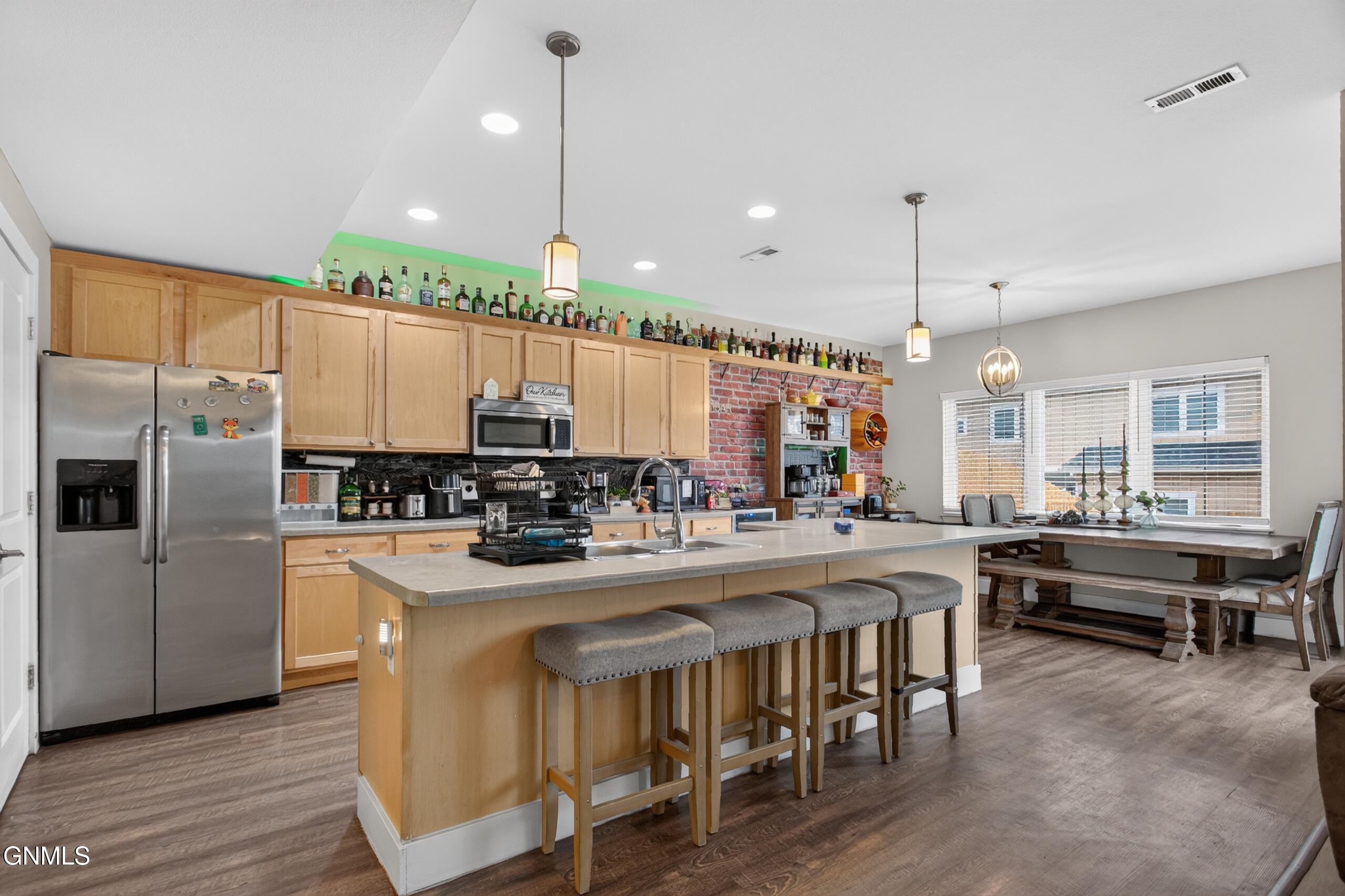 main property photo 3