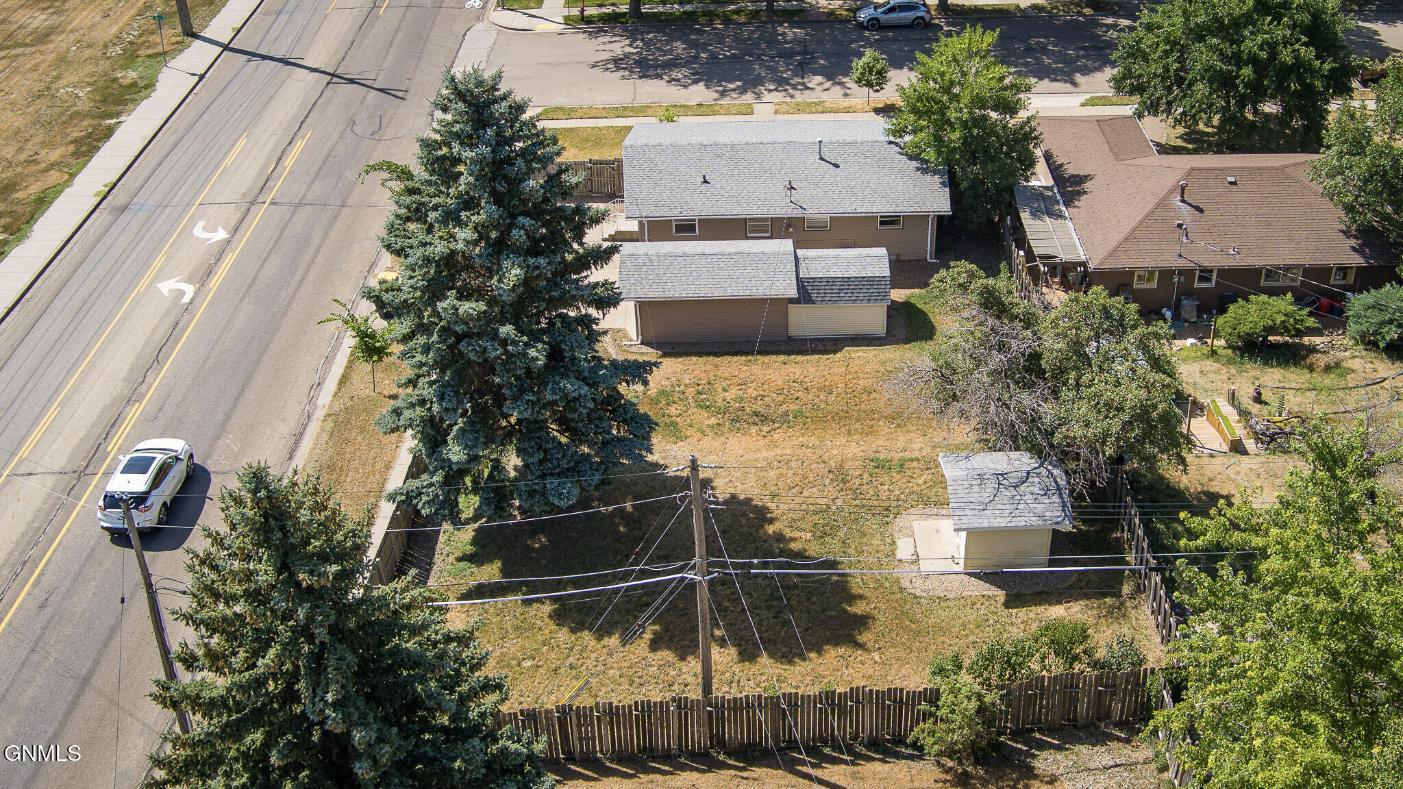 main property photo 39