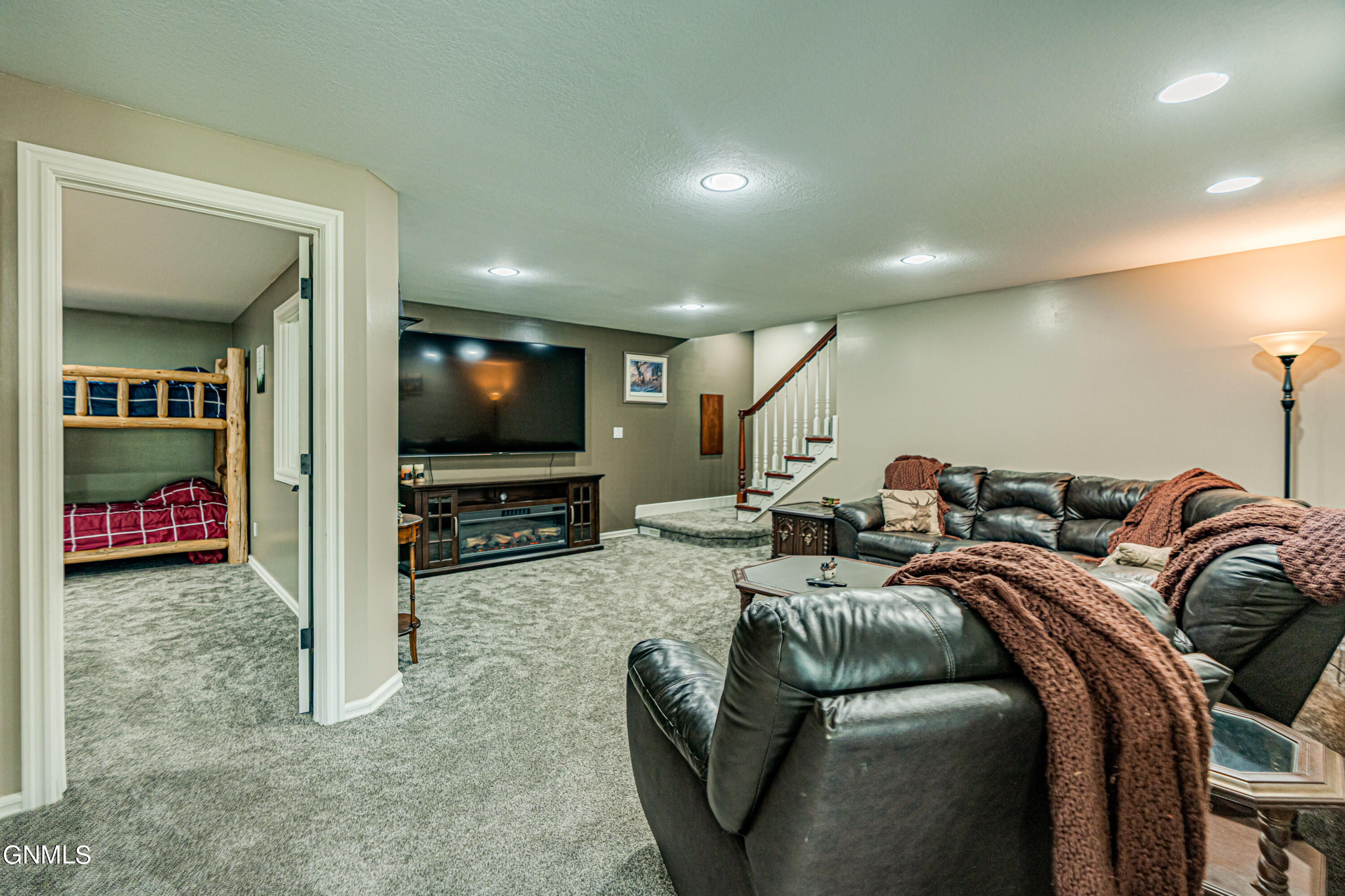 main property photo 92