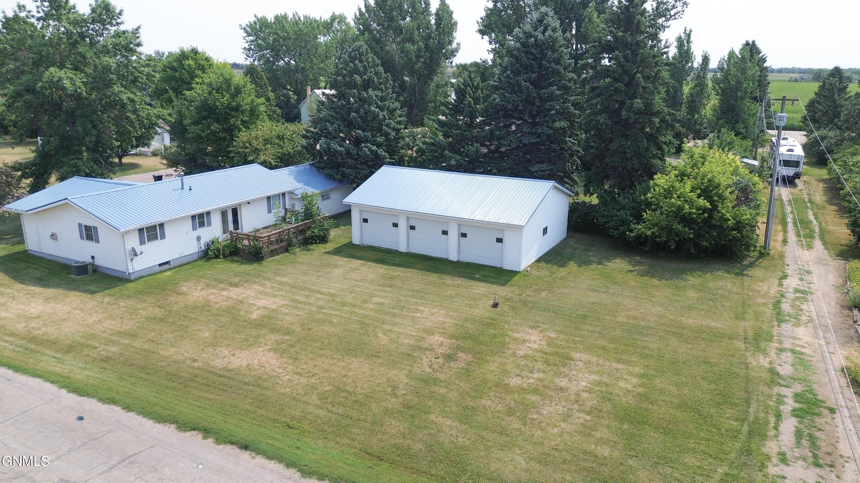 main property photo 7