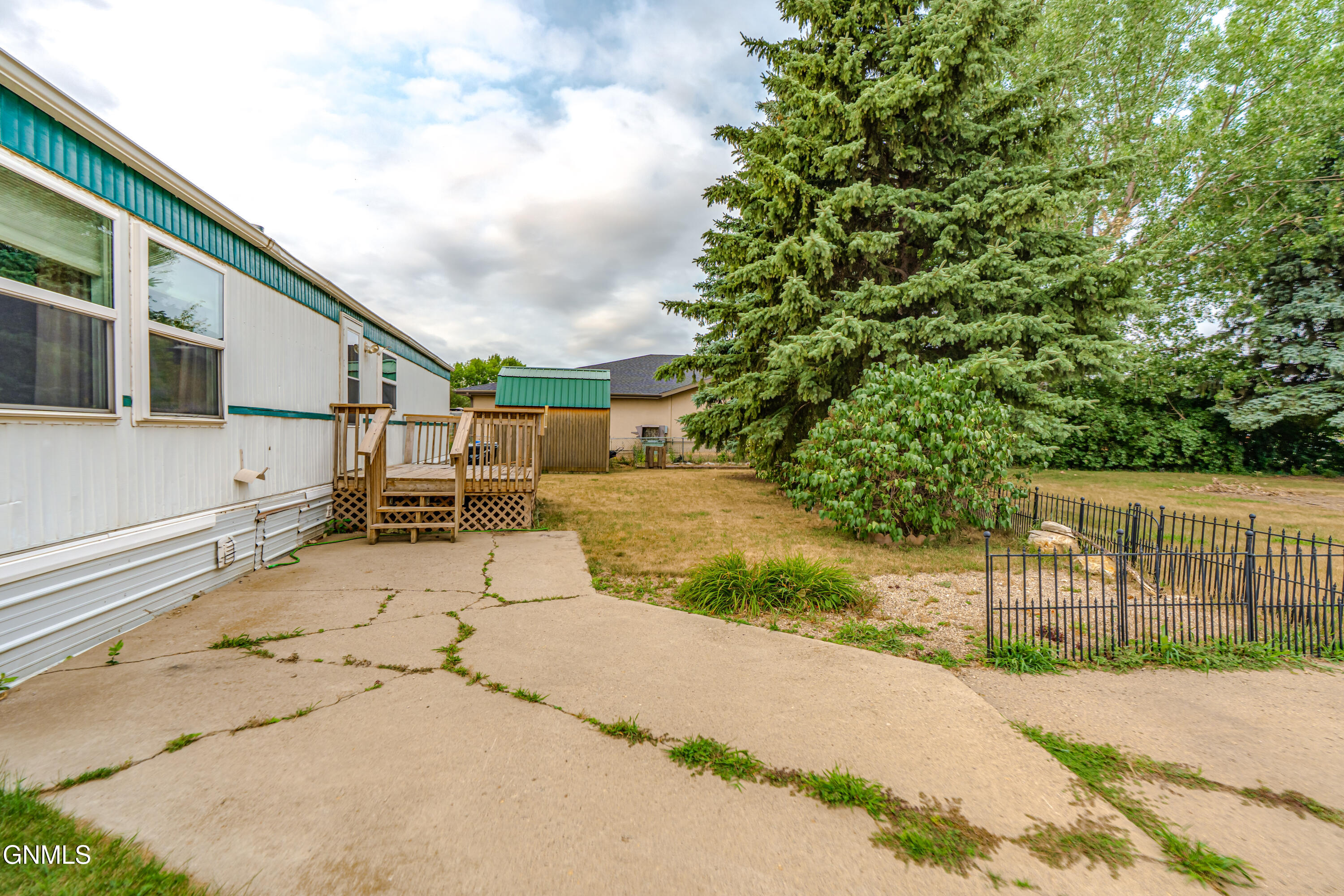 main property photo 26