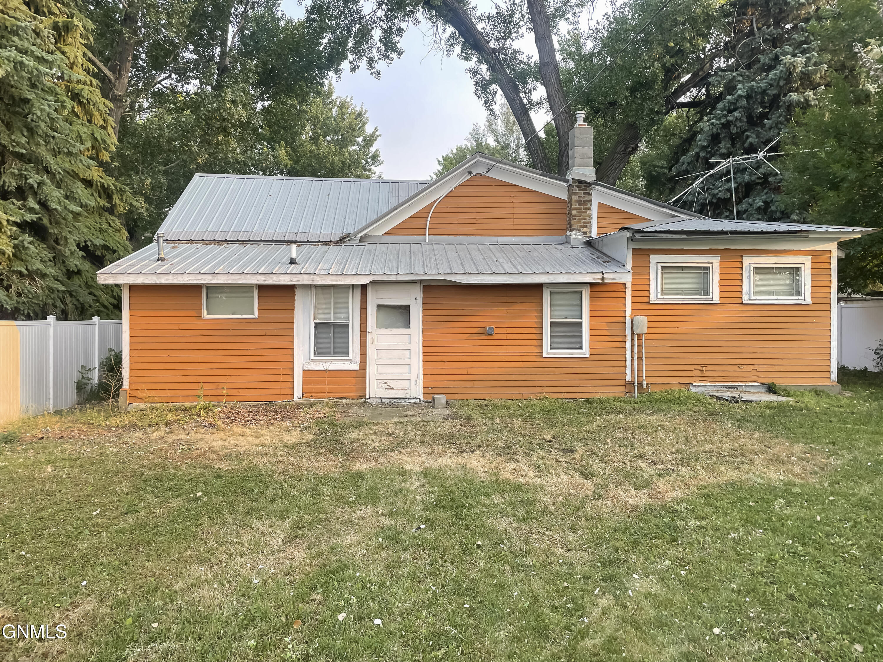 main property photo 16