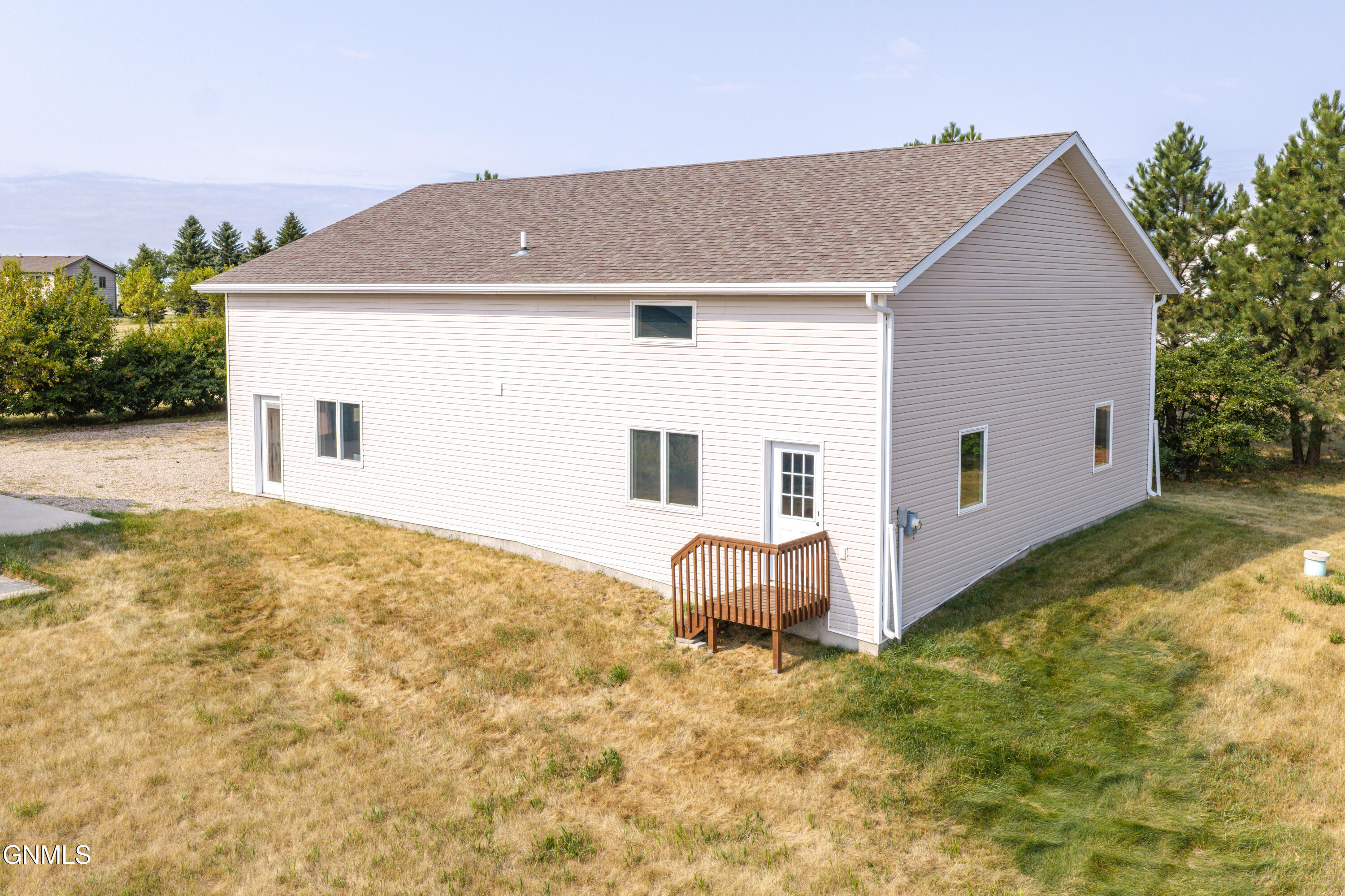 main property photo 123