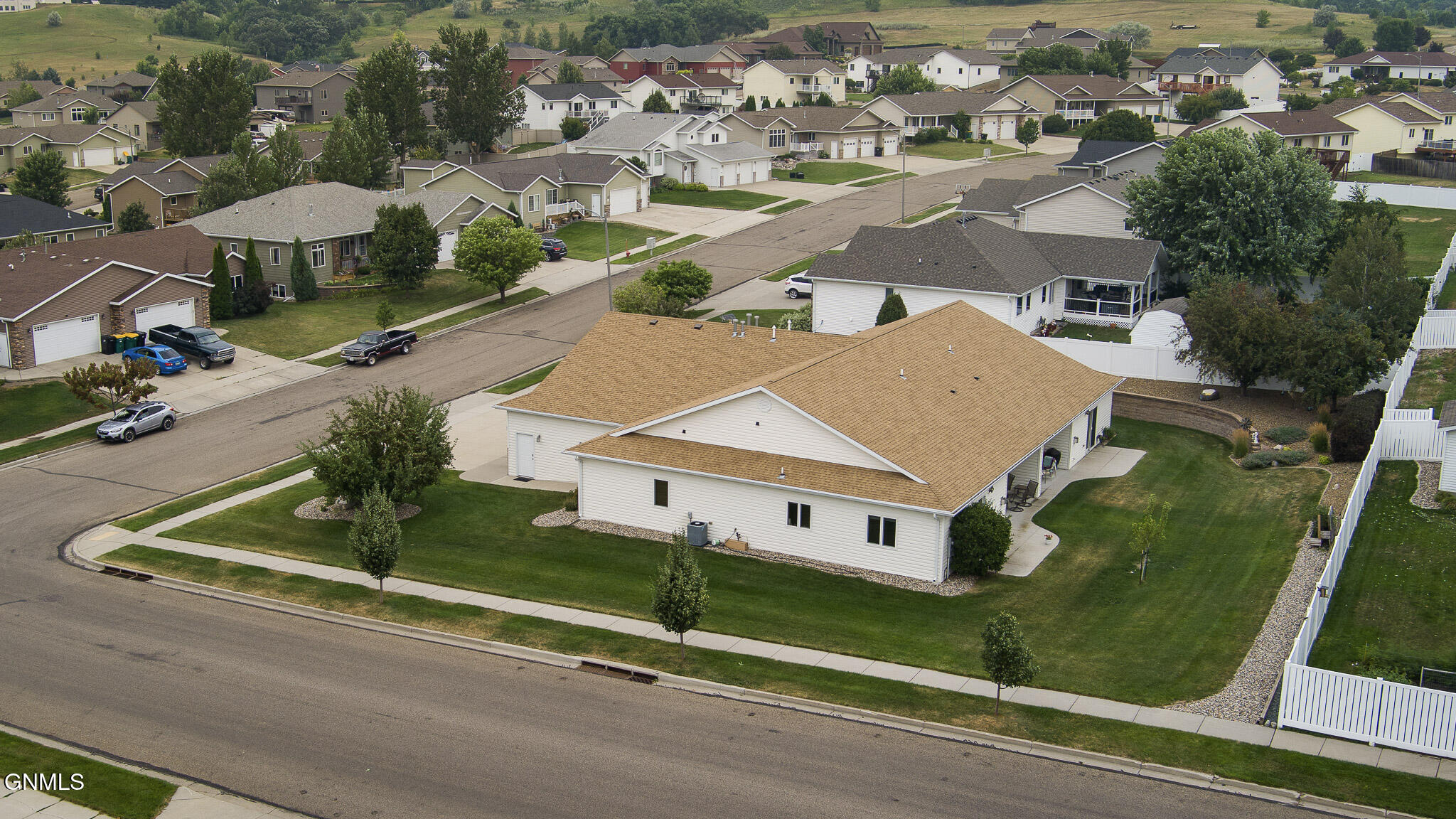 main property photo 40