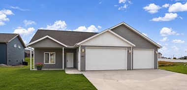 image of property with 3 Bed | 2 Bath | 1,584 Sqft