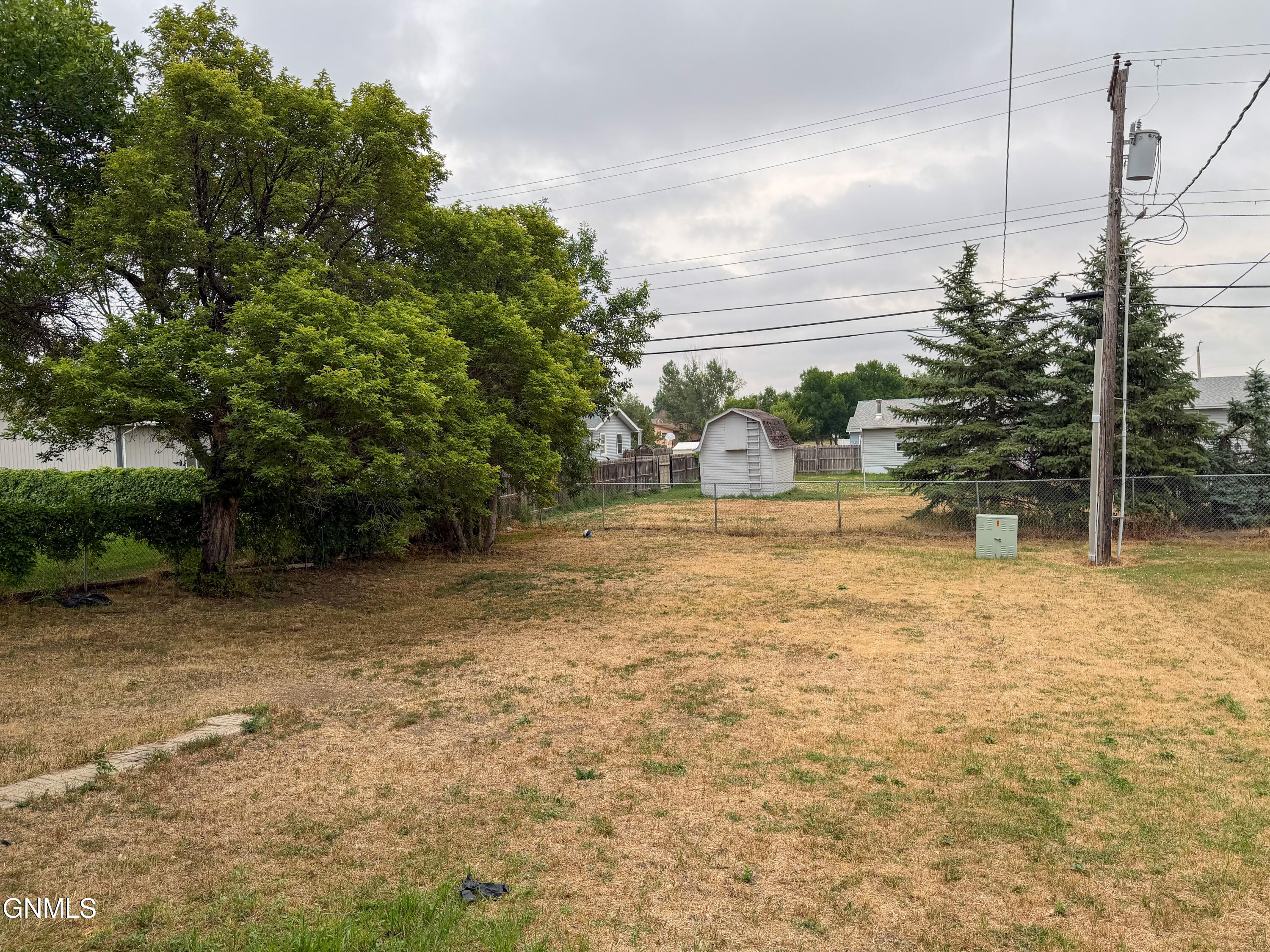 main property photo 11