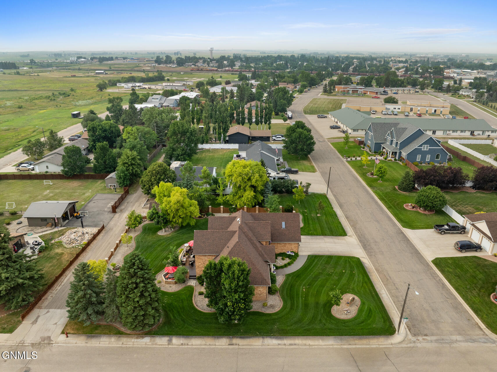 main property photo 37