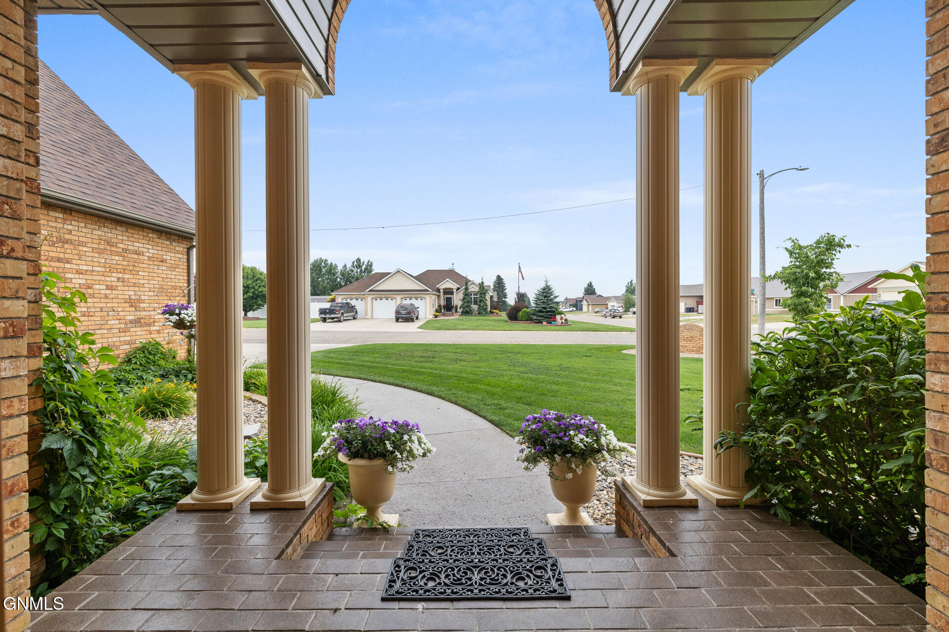 main property photo 4