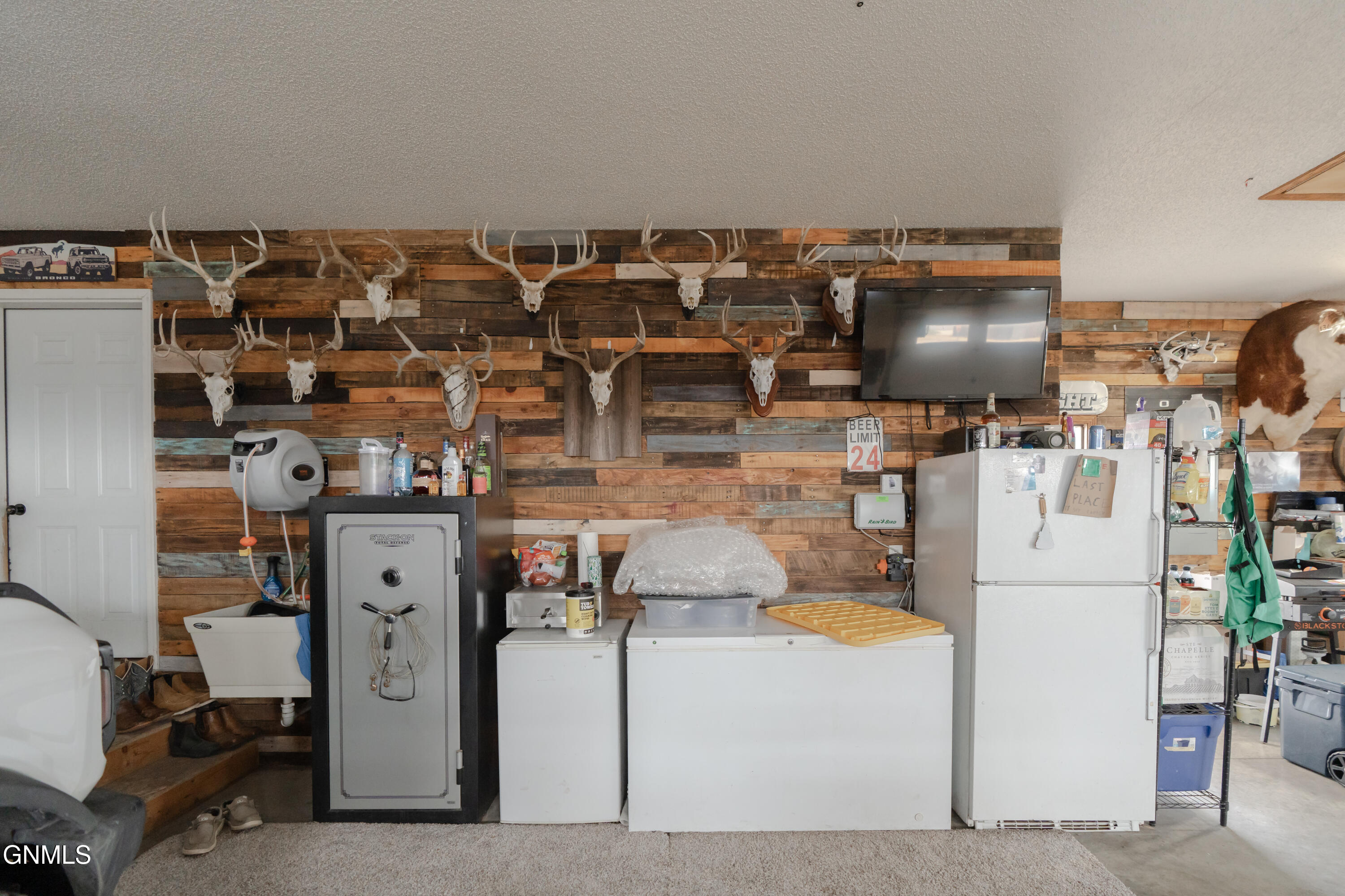 main property photo 60