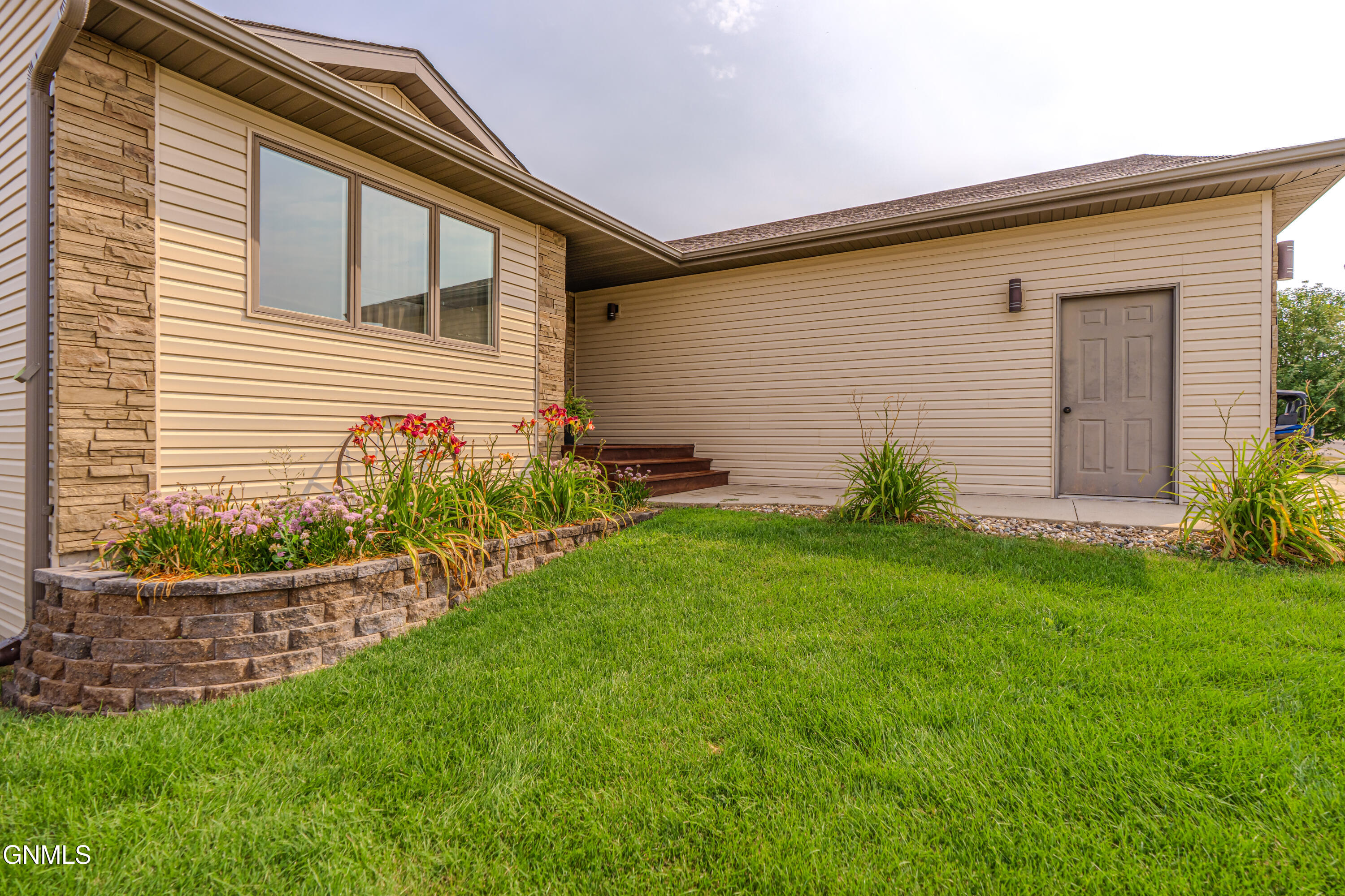 main property photo 73