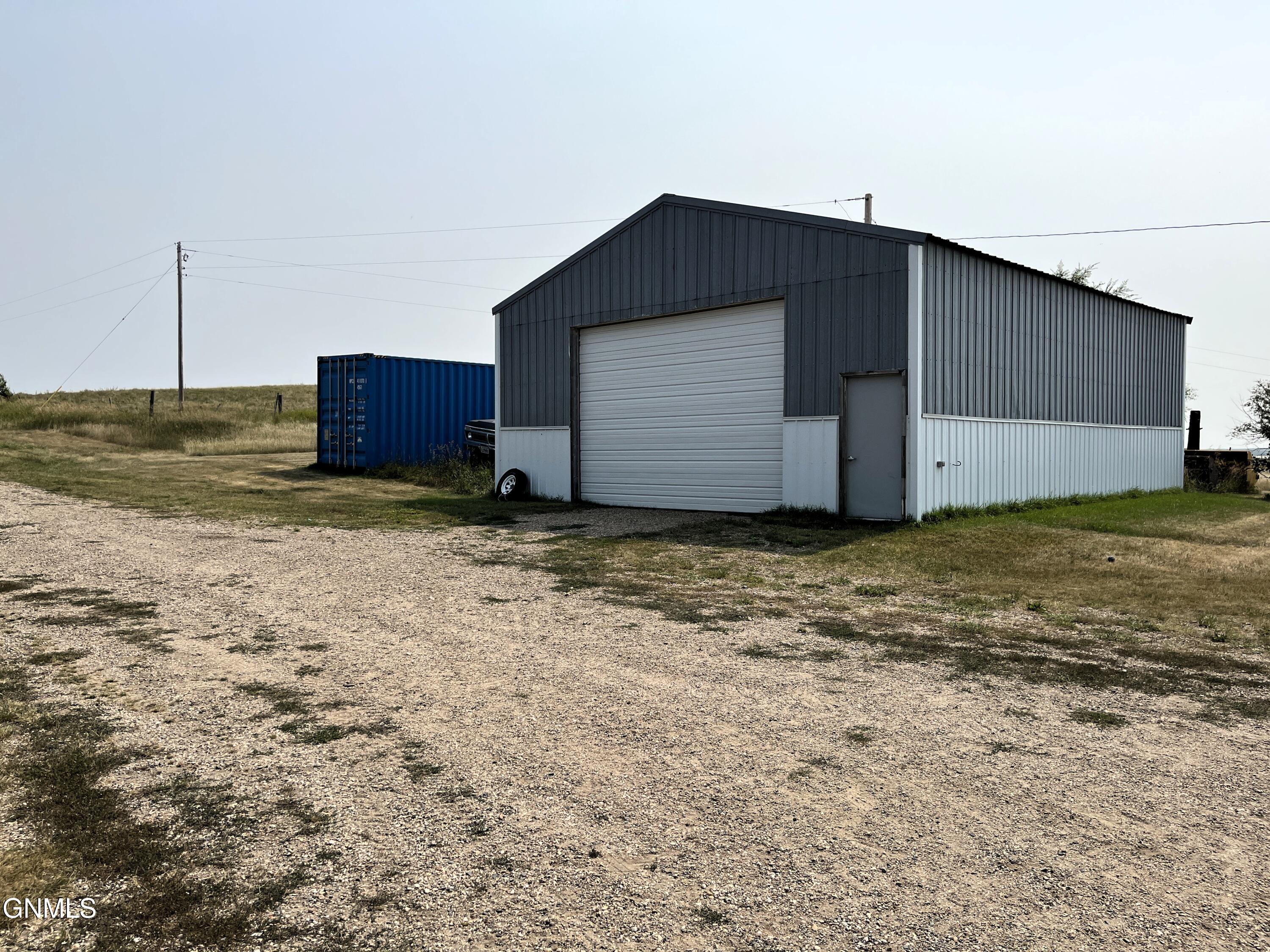 main property photo 30