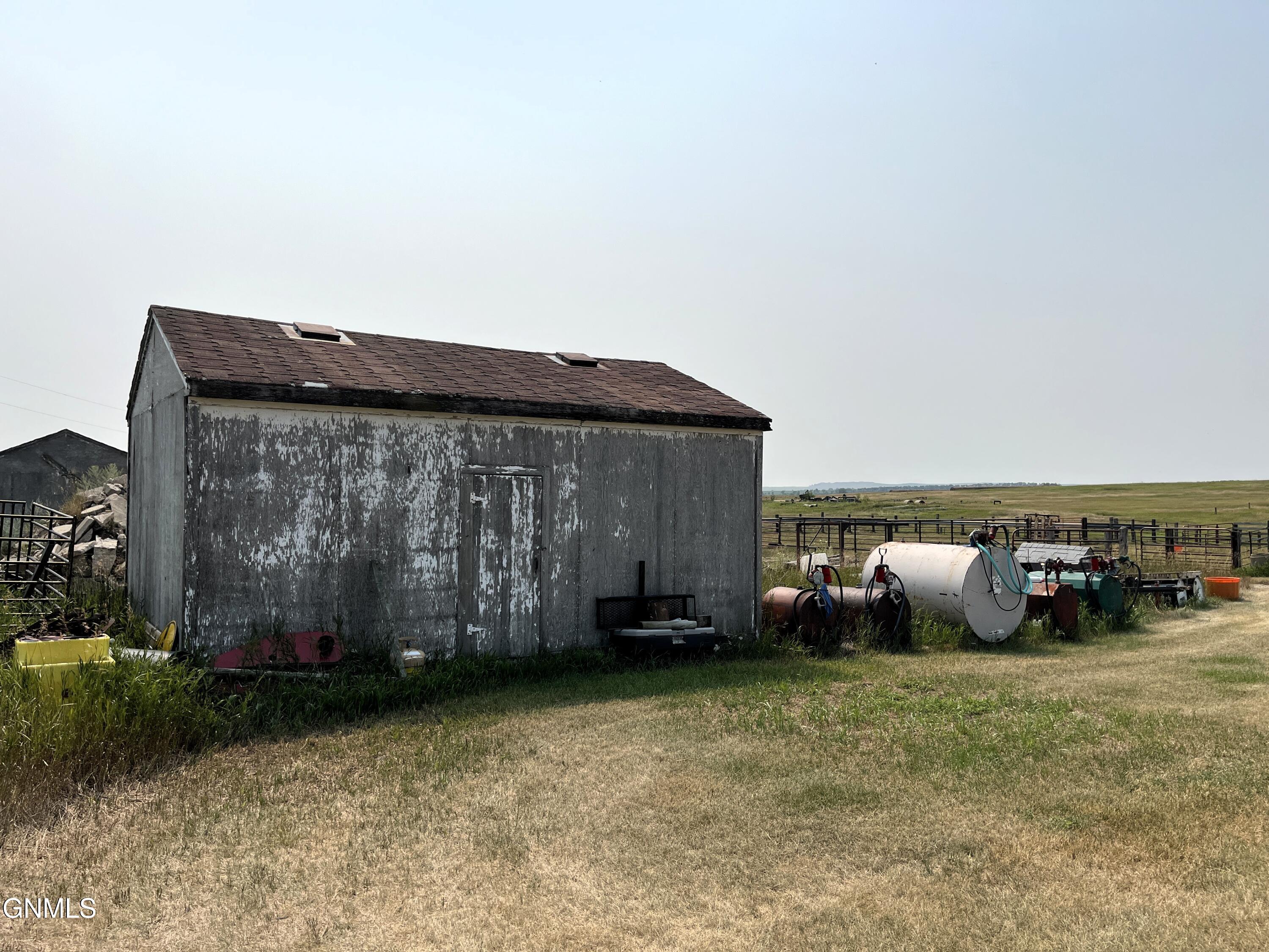 main property photo 40