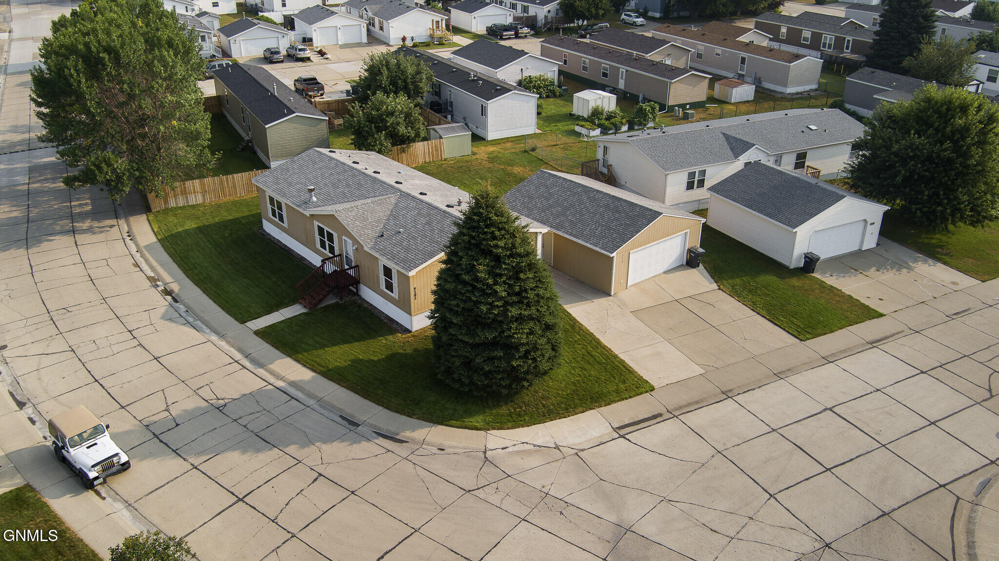 main property photo 33