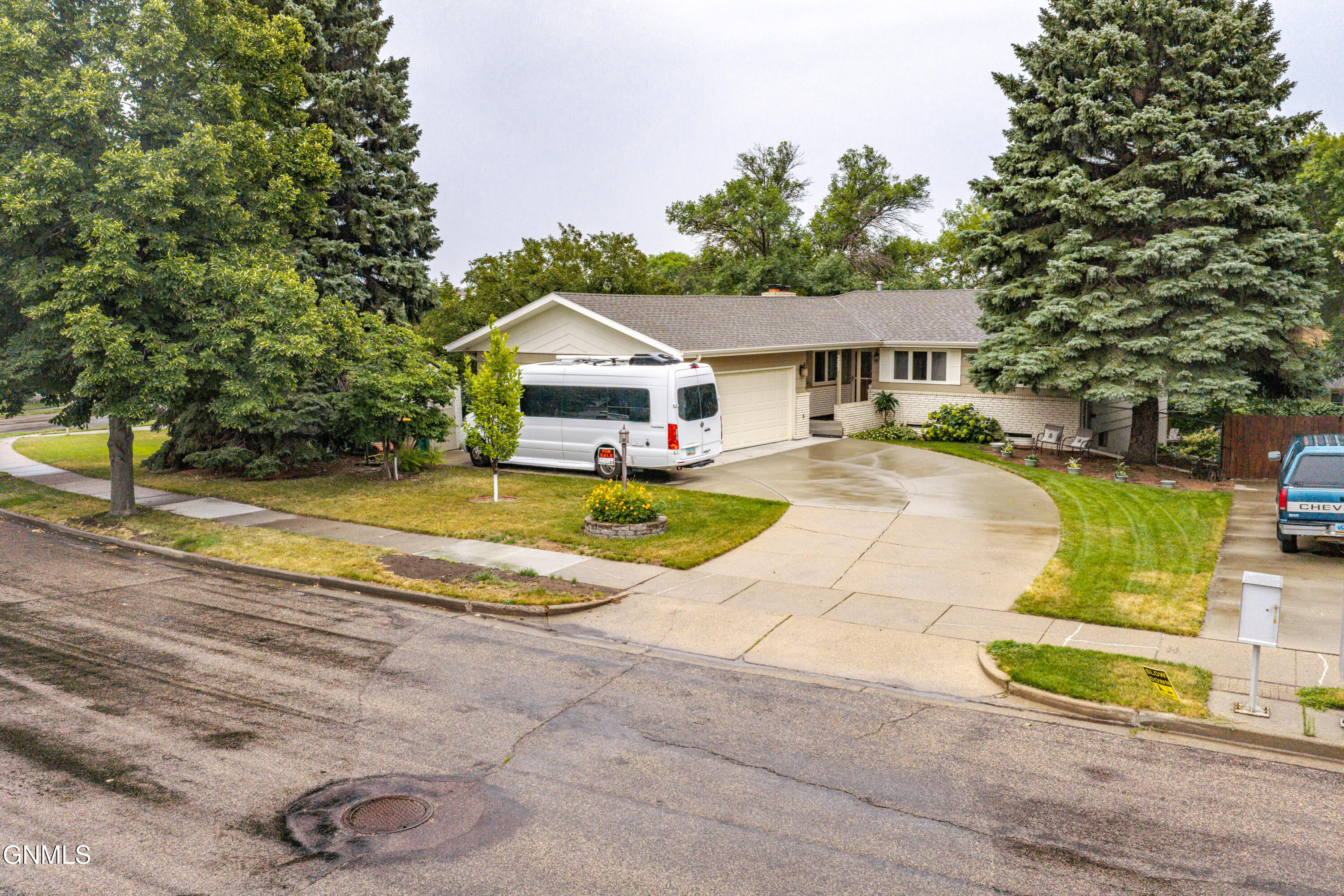 main property photo 75